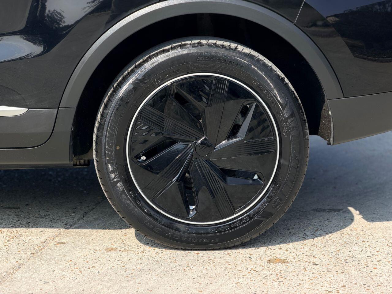 MG ZS view 13
