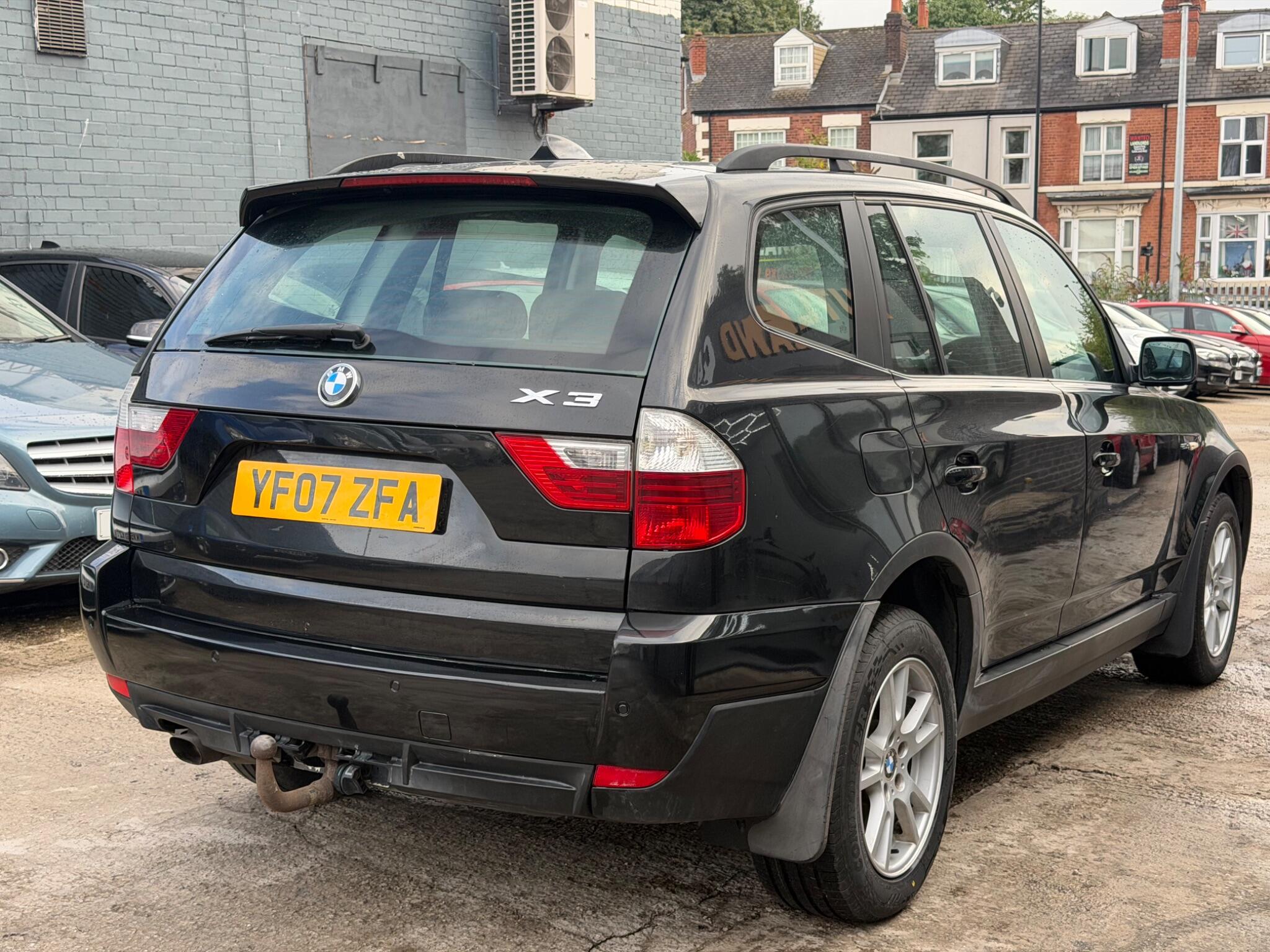 BMW X3 view 4