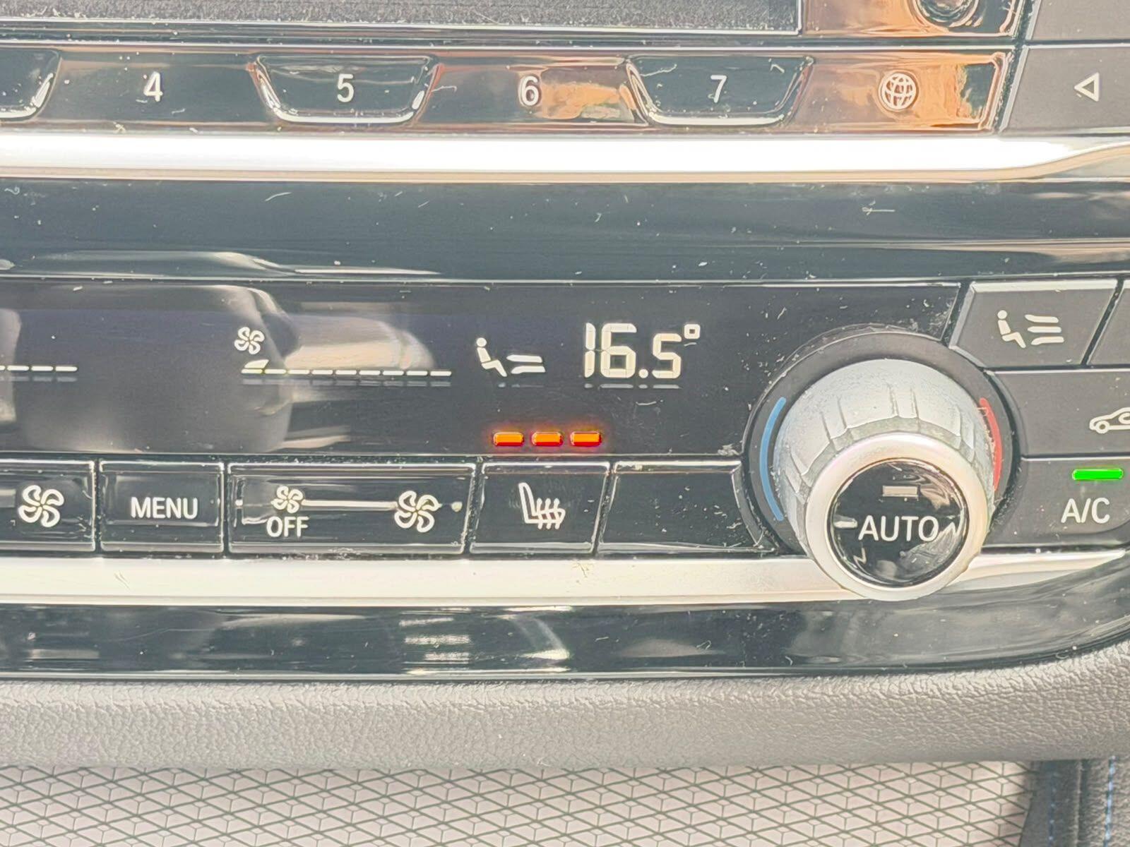 BMW 5 Series view 25