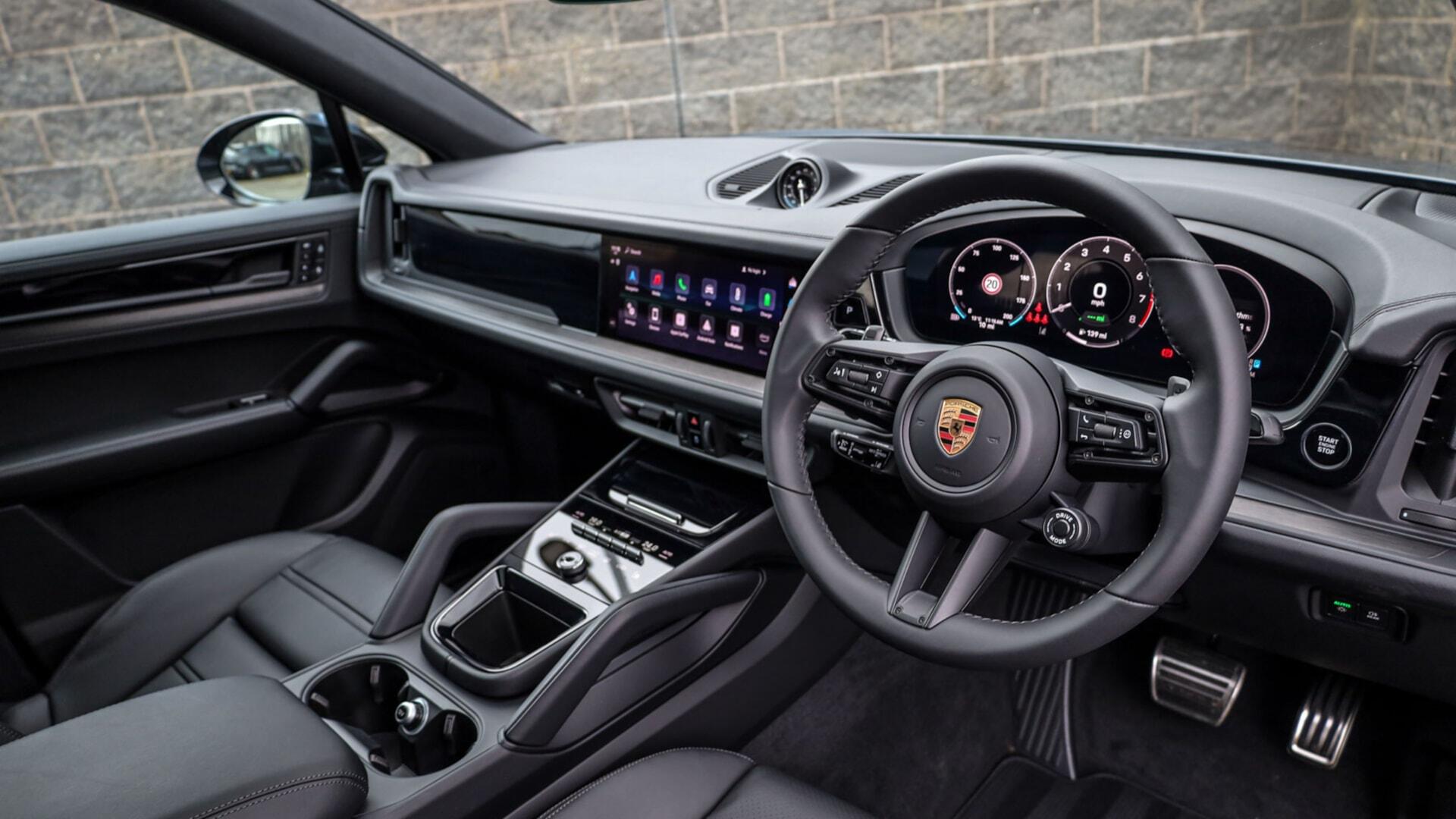 Porsche Cayenne view 3