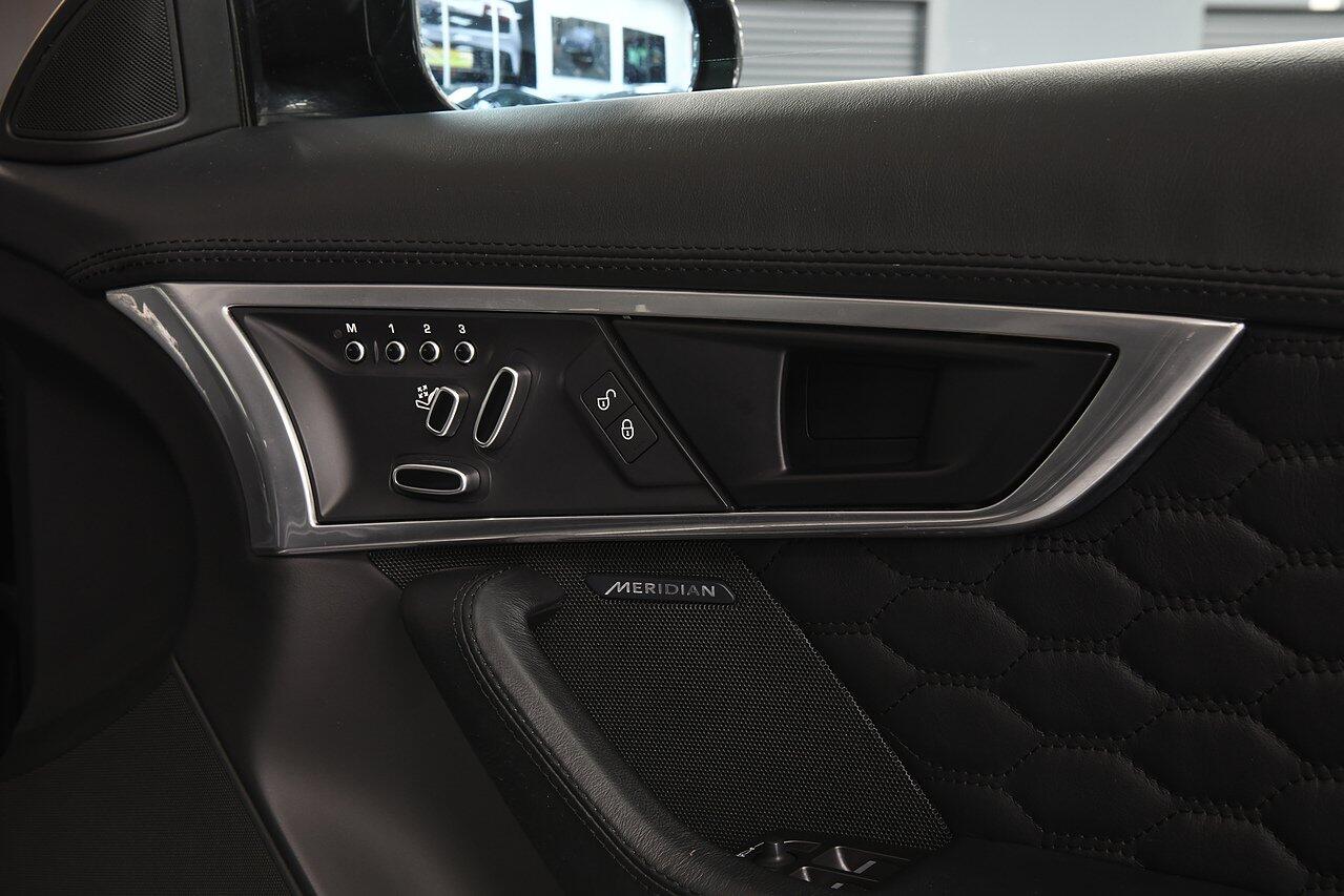 Jaguar F-Type view 27