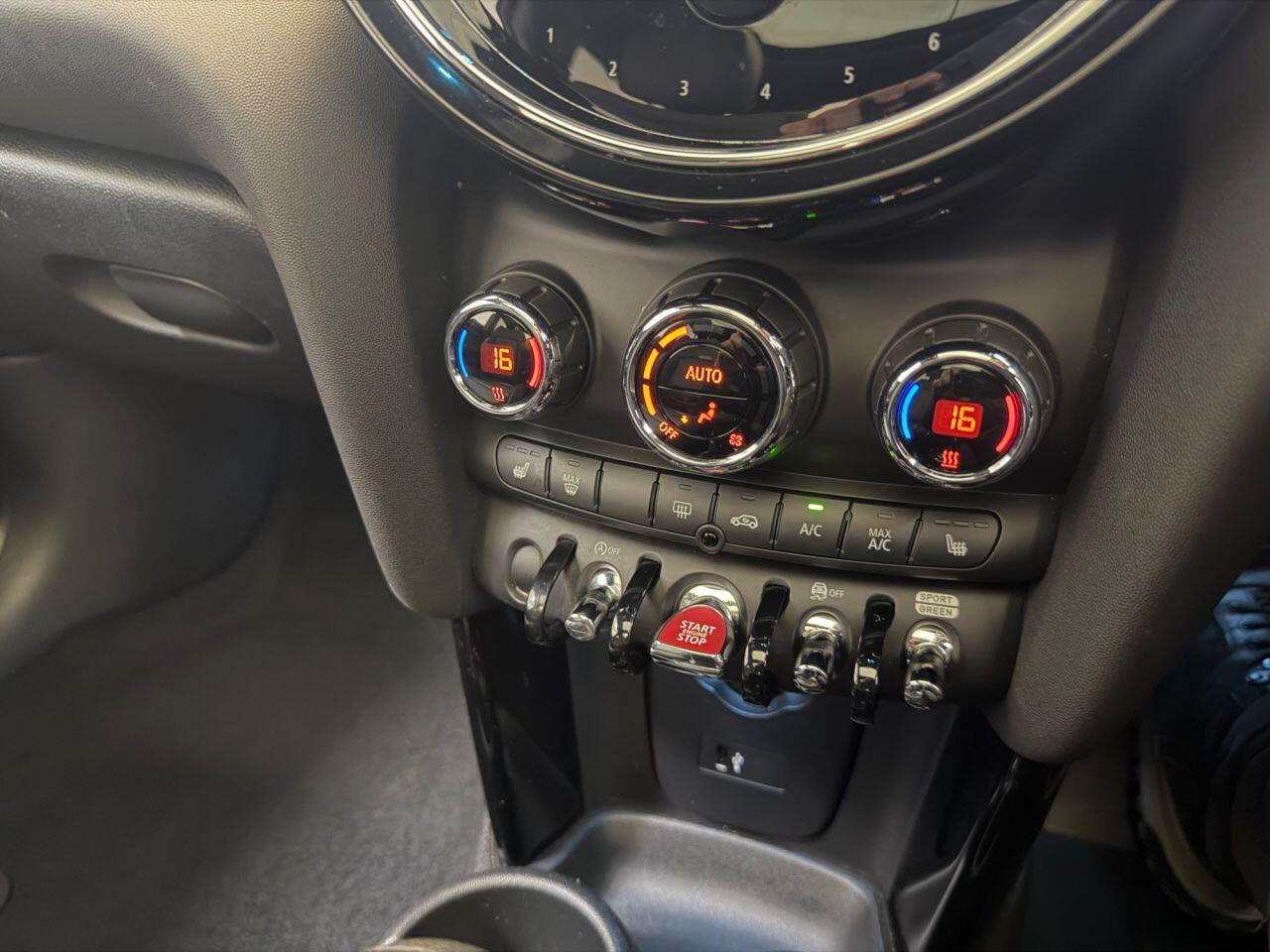Mini Cooper view 25