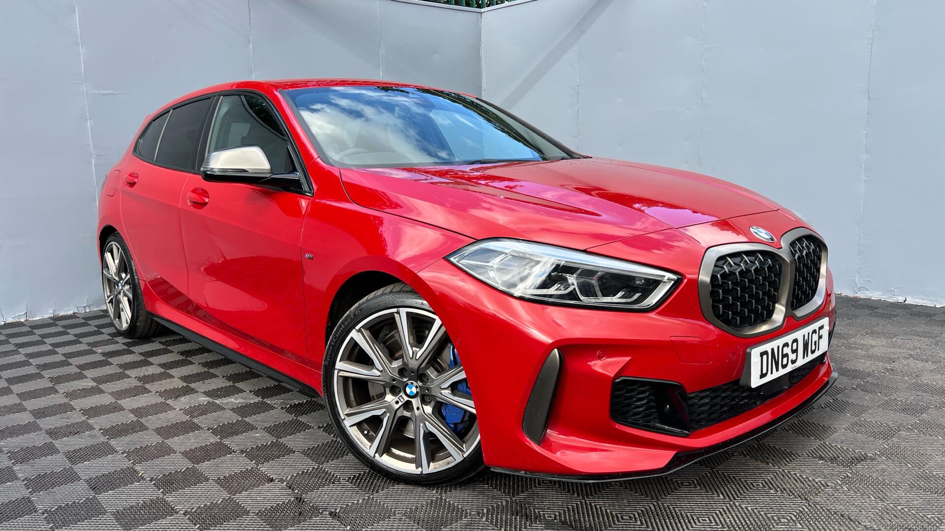 BMW 1 Series view 24