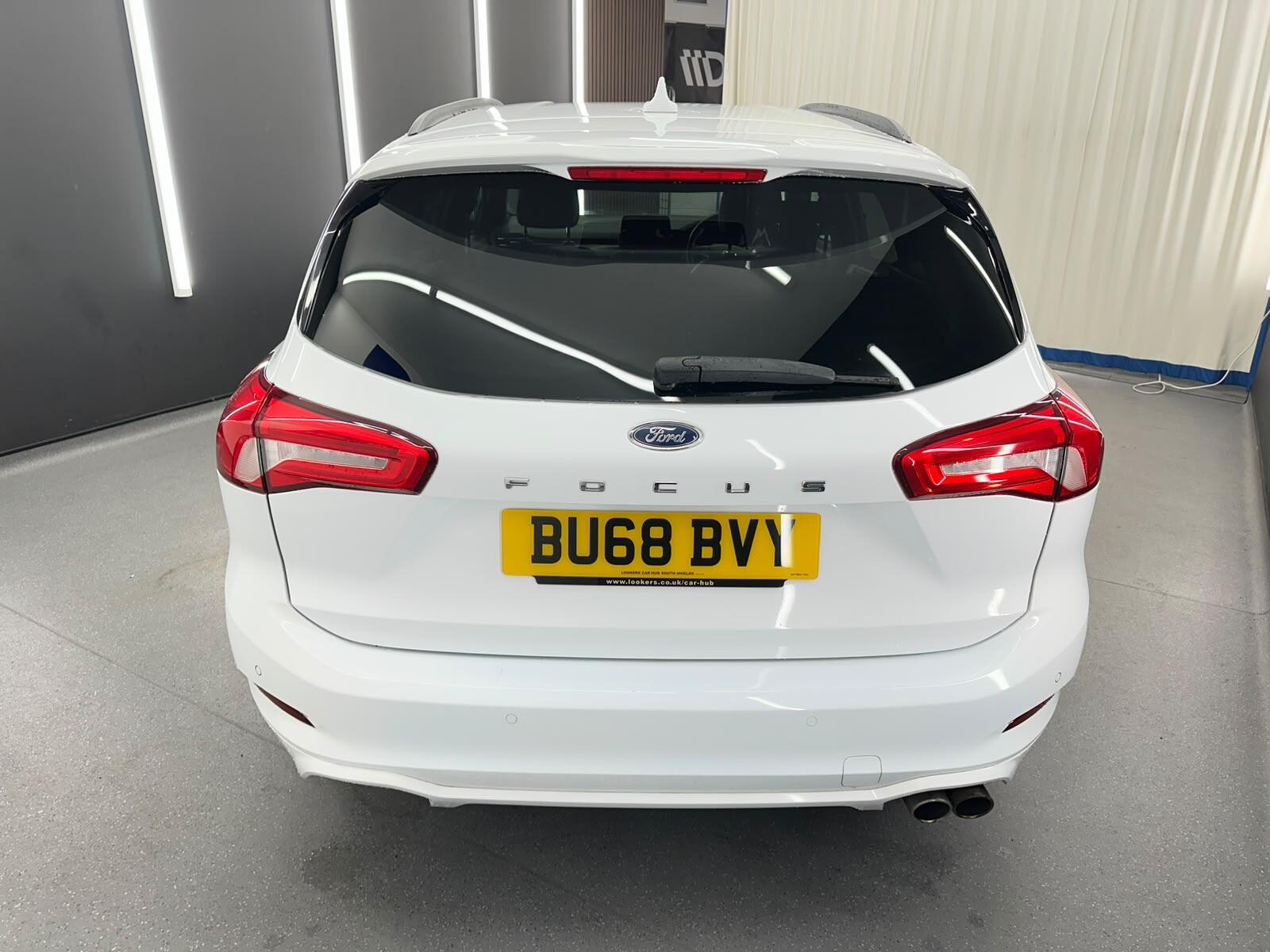 Ford Focus view 10