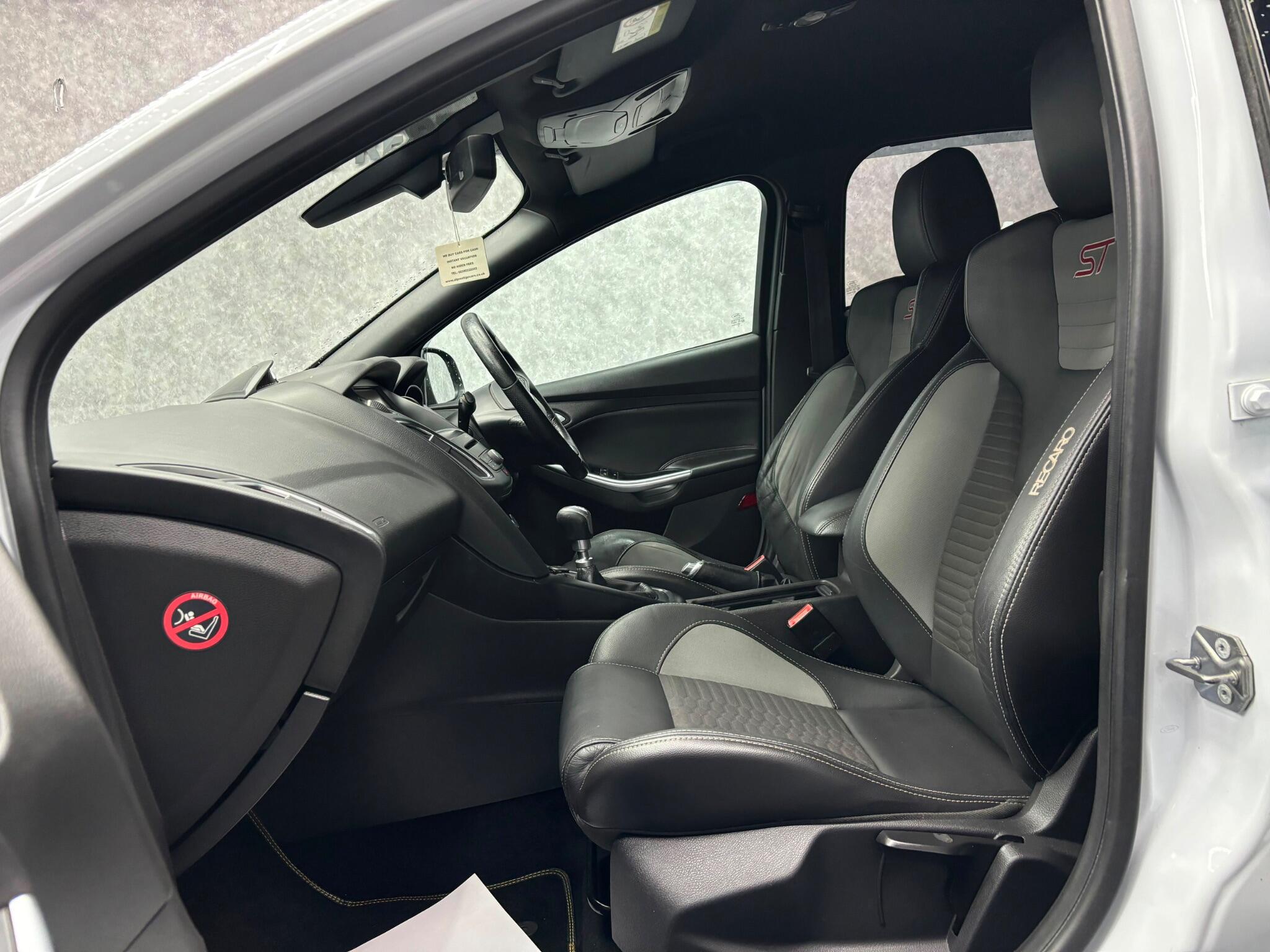 Ford Focus view 4