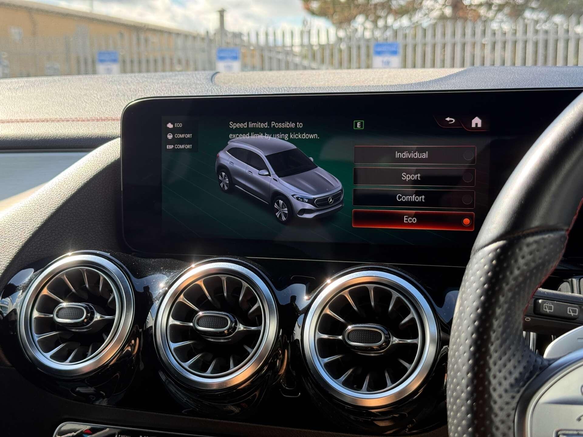 Mercedes-Benz EQA view 72