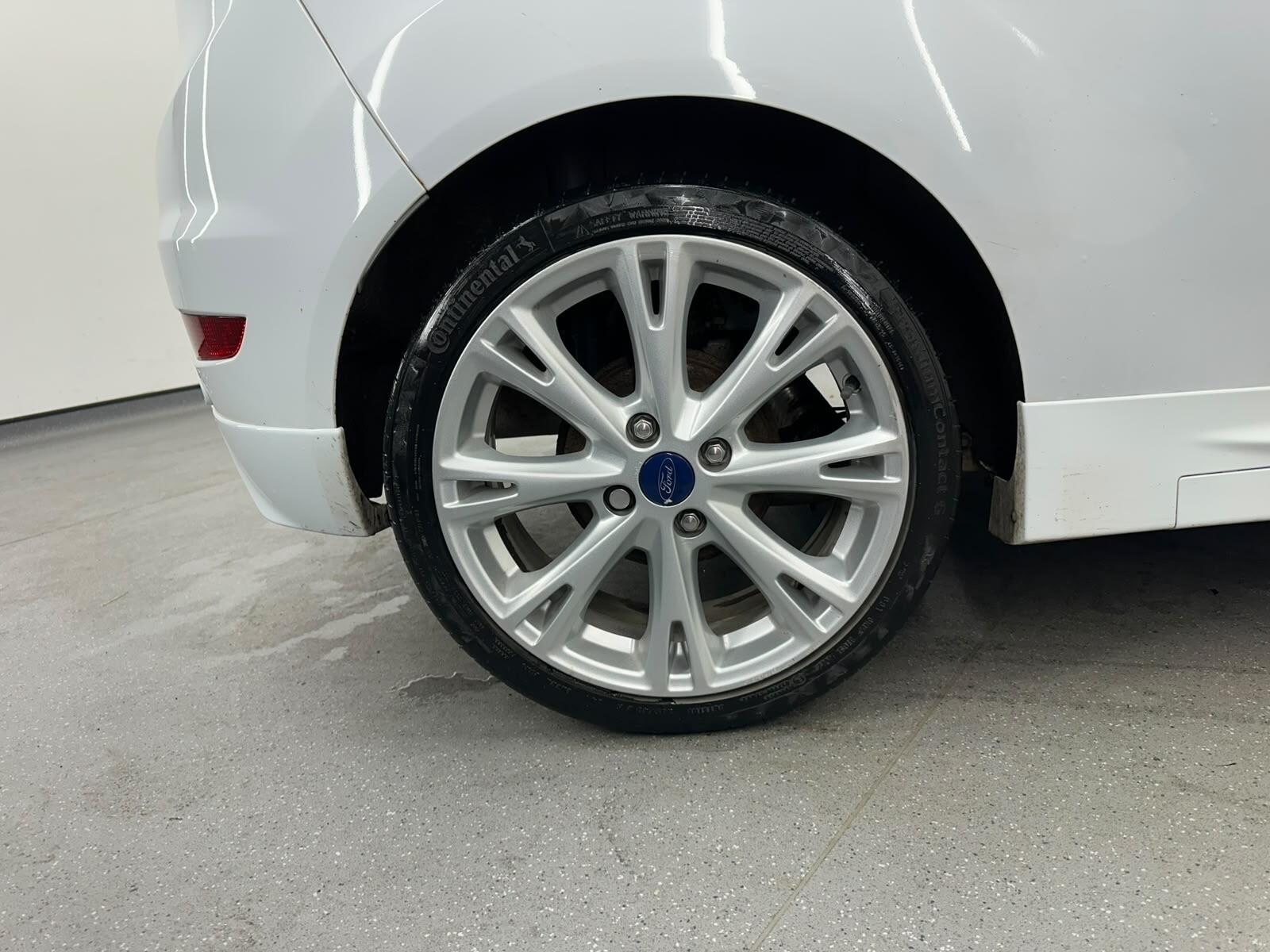 Ford Fiesta view 17