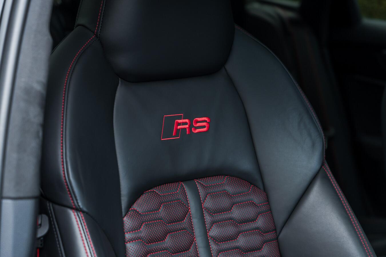 Audi RS6 Avant view 33