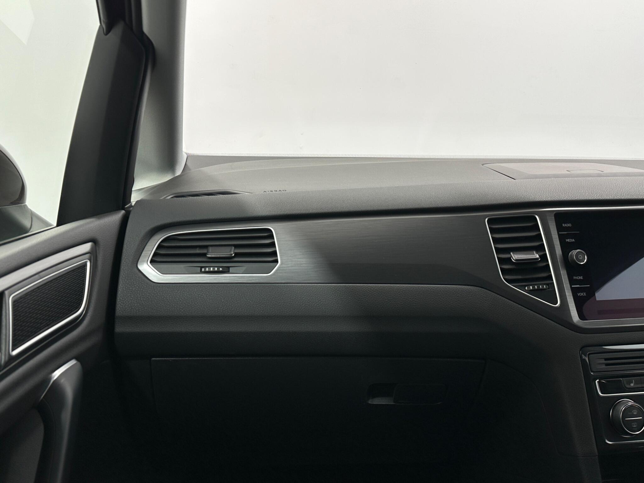Volkswagen Golf Sportsvan view 29