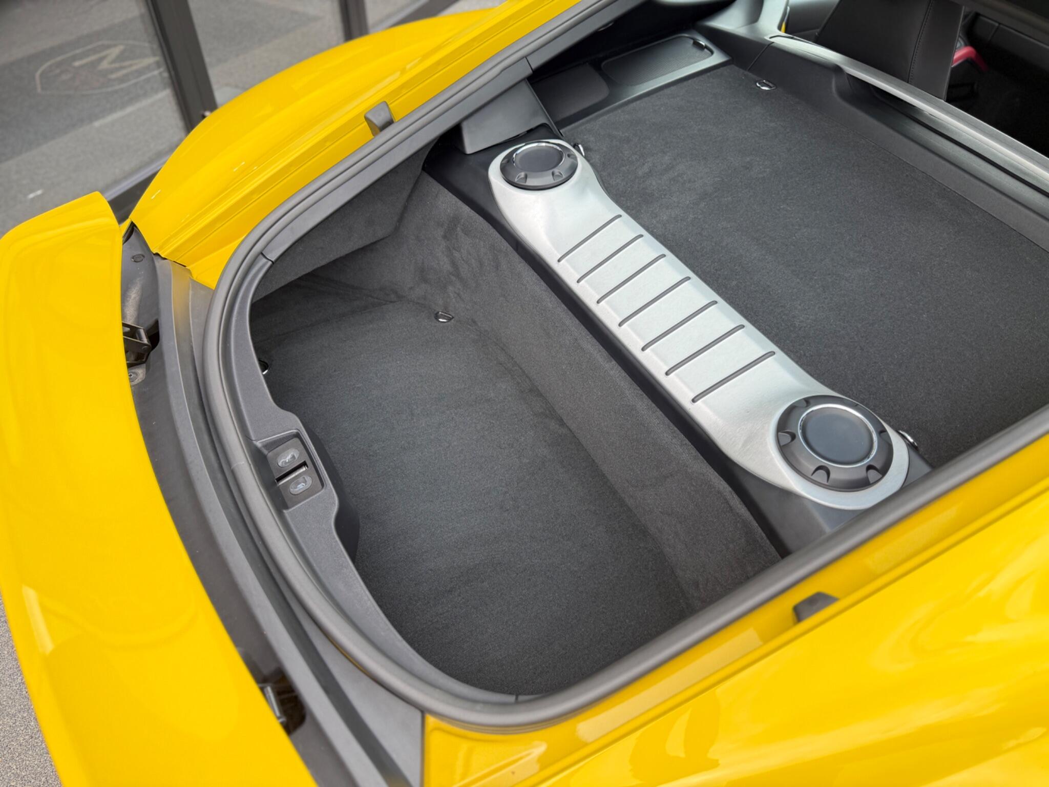 Porsche 718 Cayman view 52