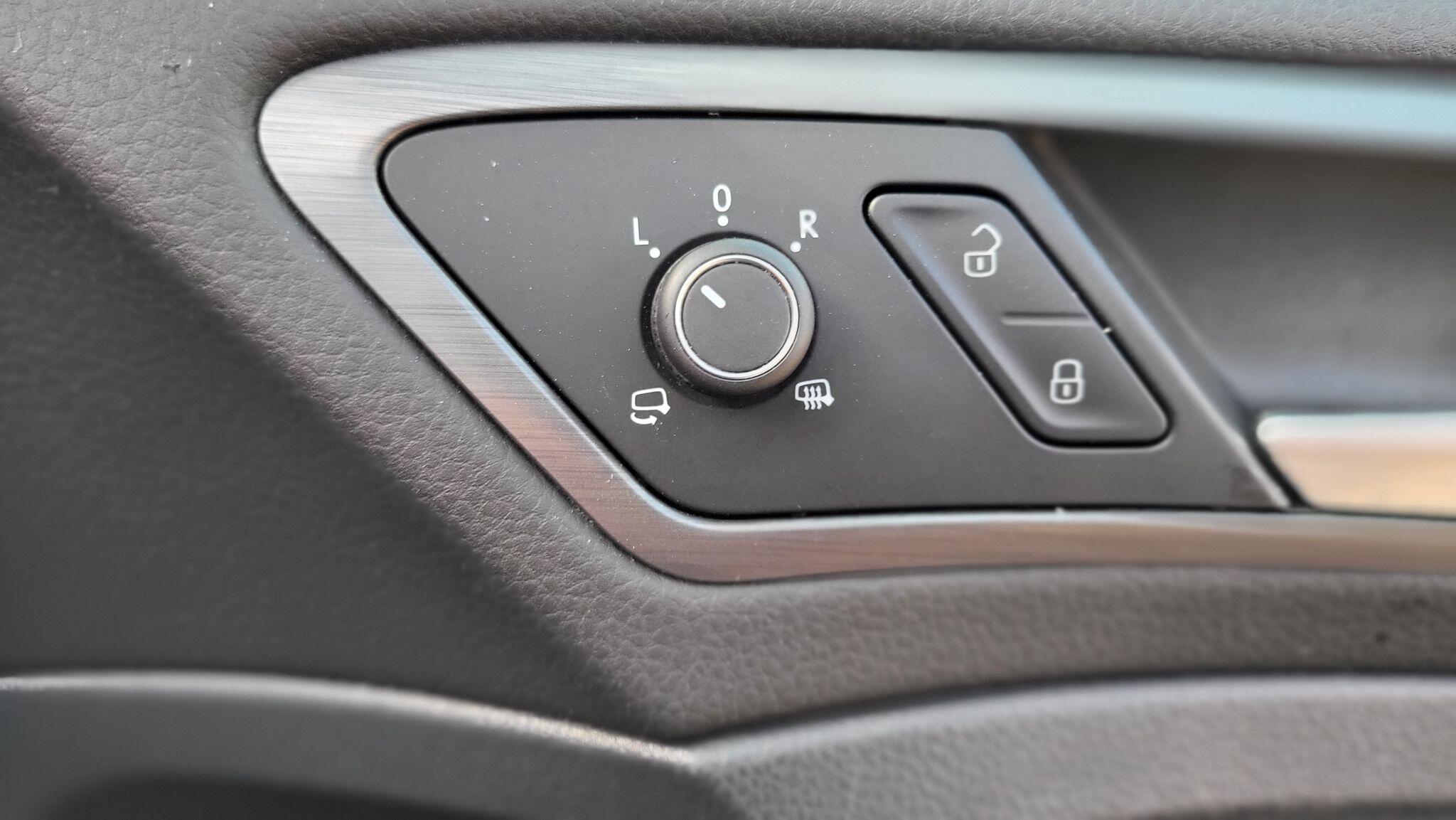 Volkswagen Golf view 21