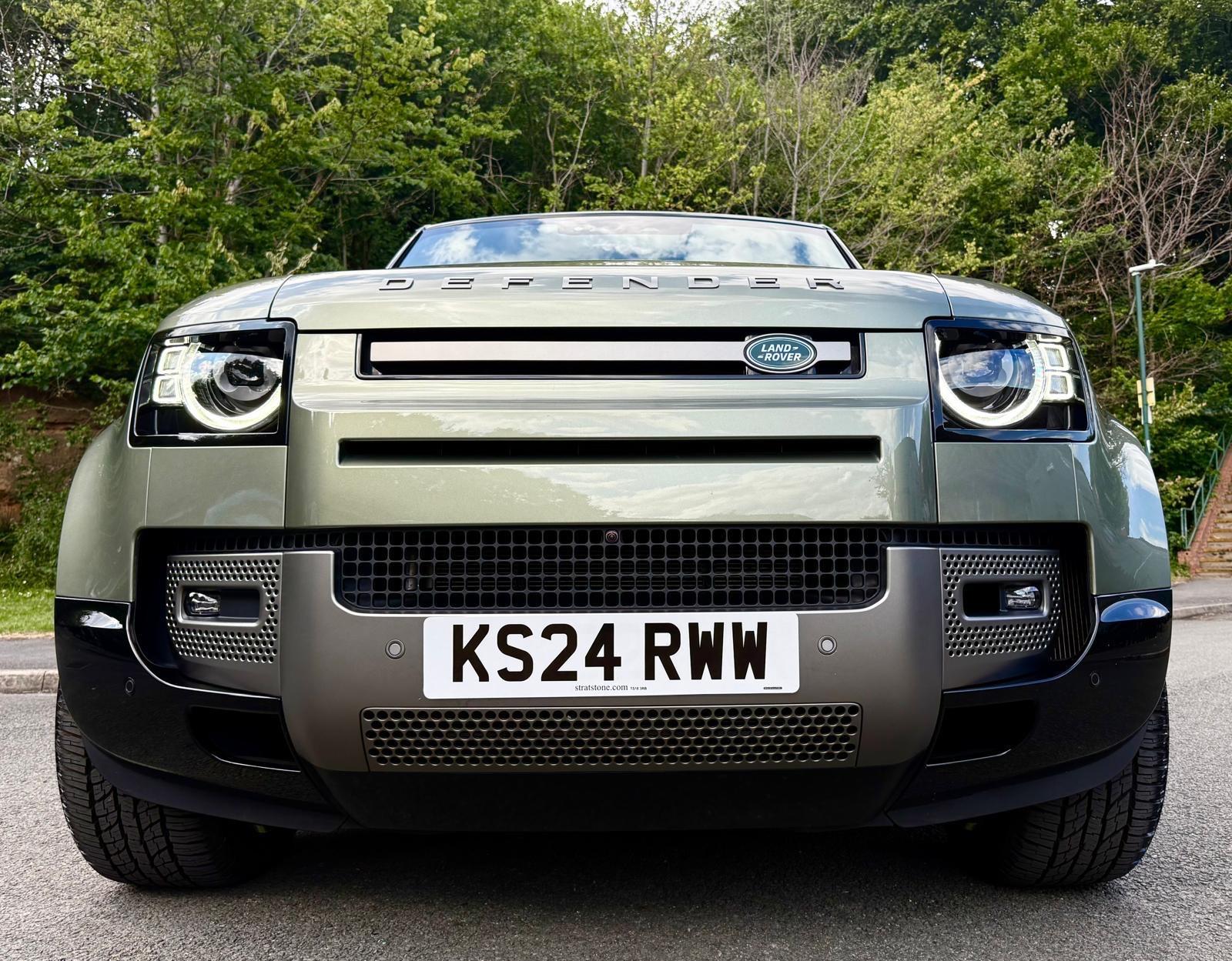 Land Rover Defender view 5