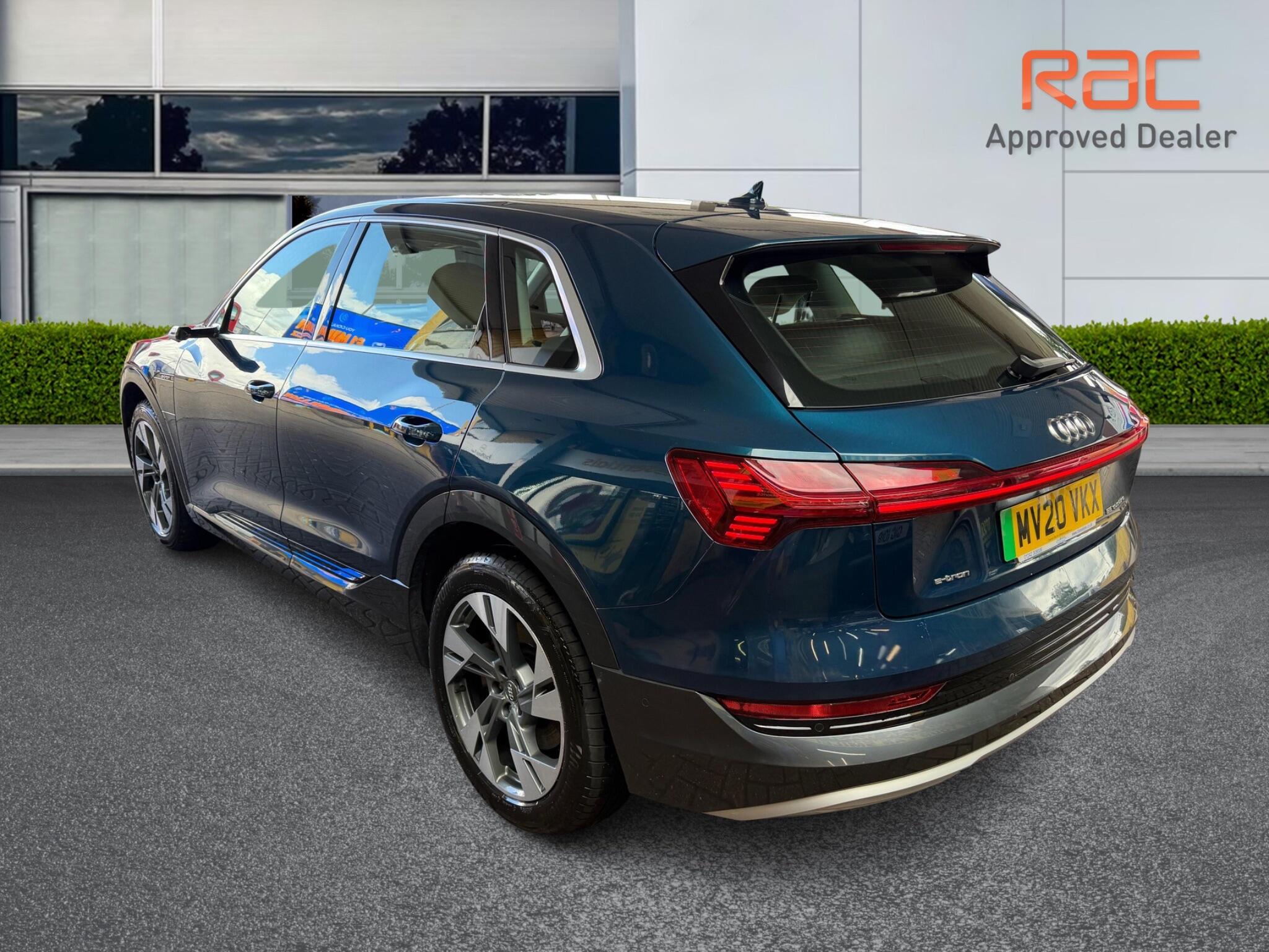 Audi E-Tron view 17