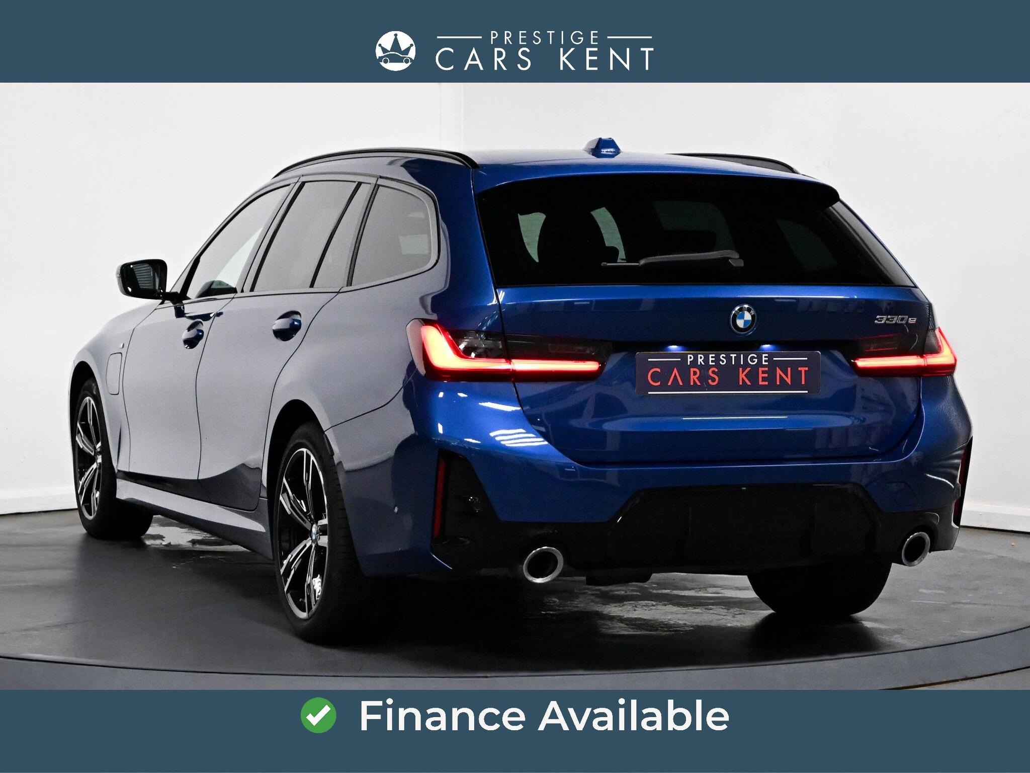 BMW 3 Series view 3