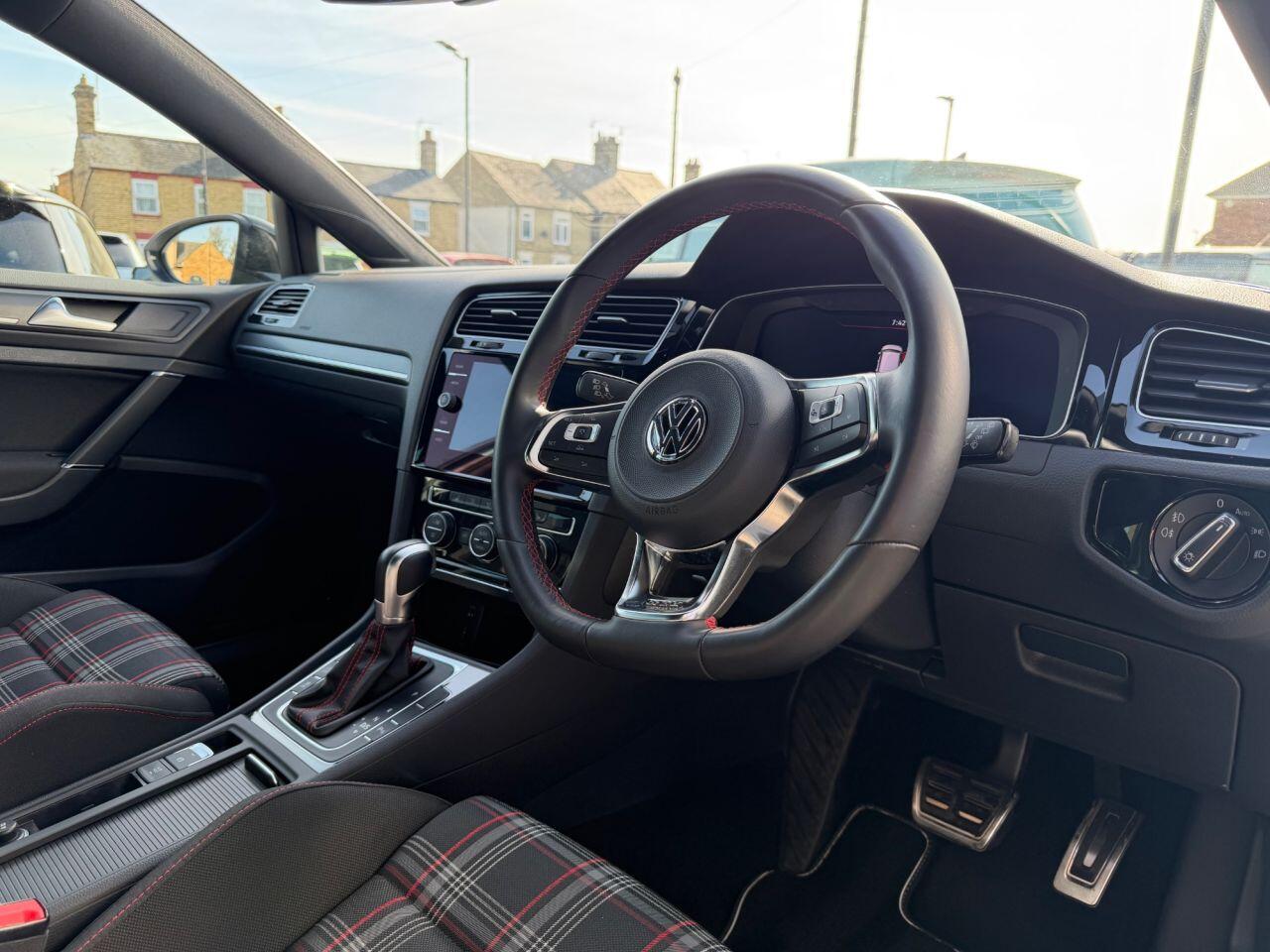 Volkswagen Golf view 28