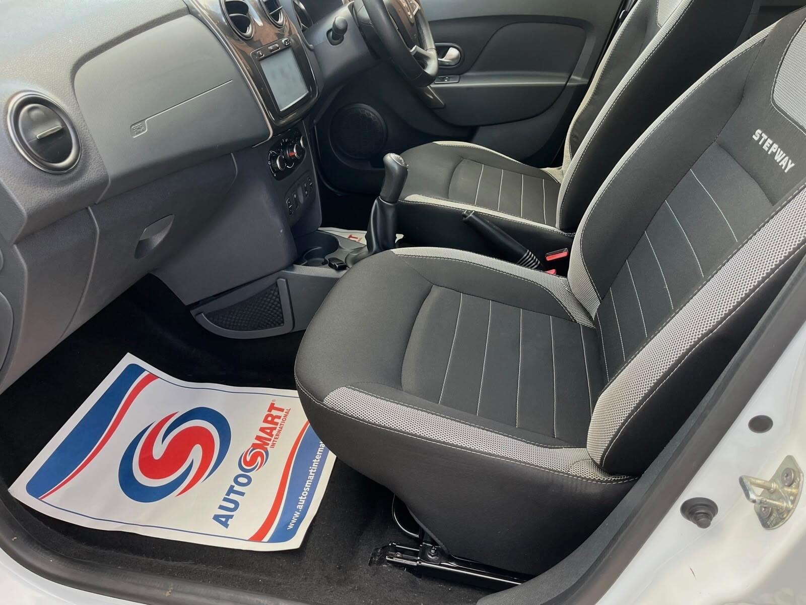 Dacia Sandero view 32
