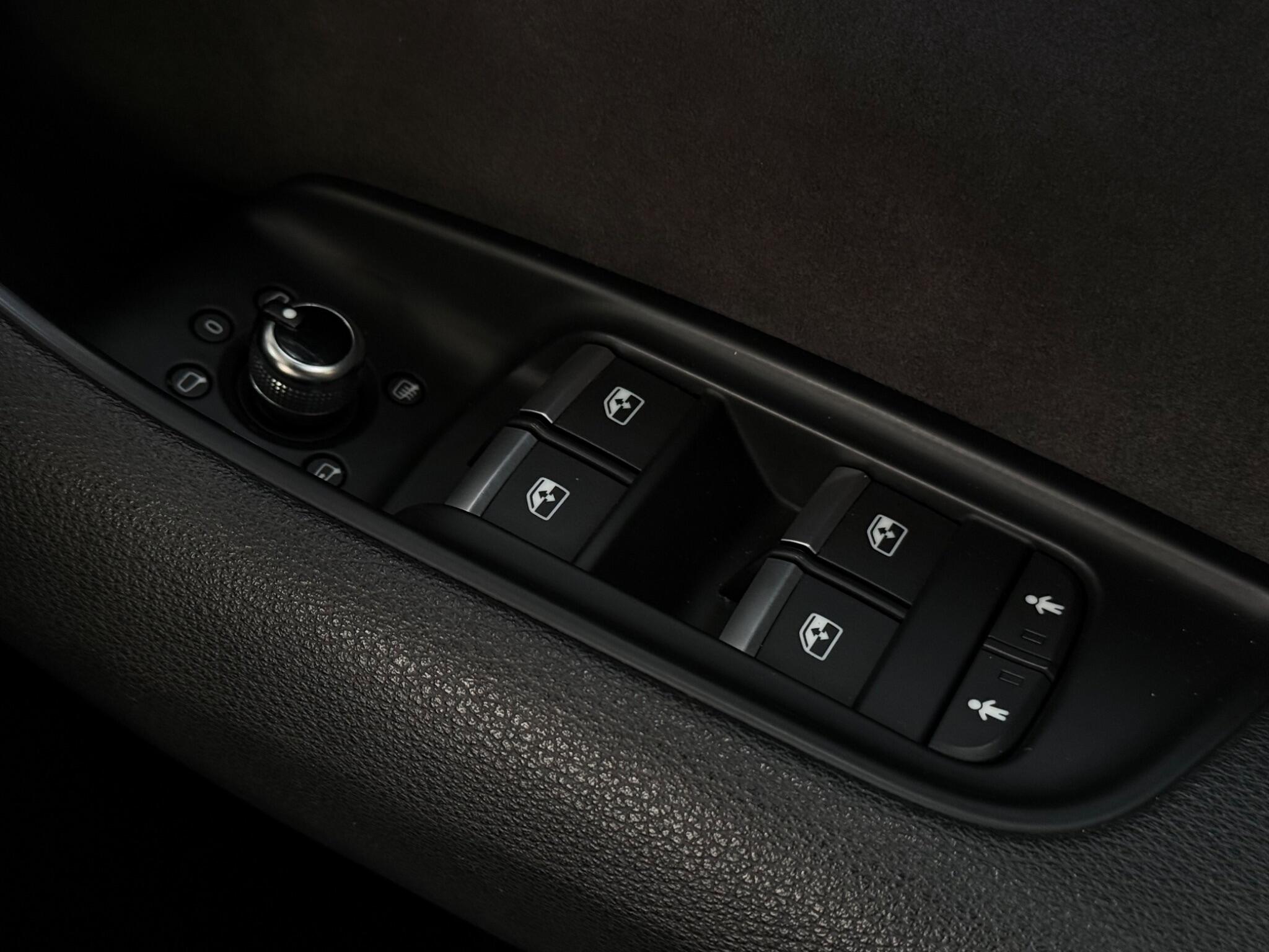 Audi Q7 view 23