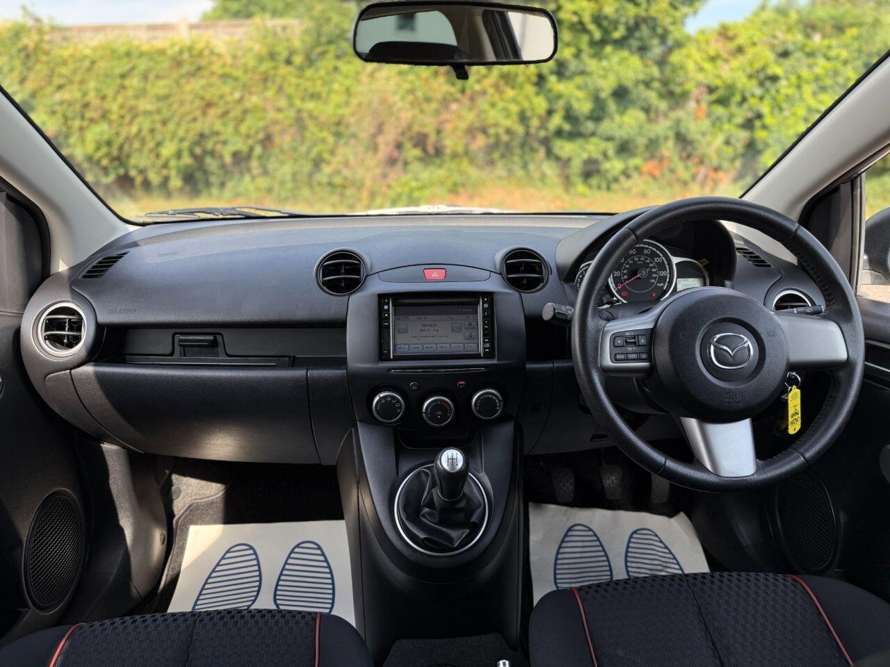 Mazda Mazda2 view 15