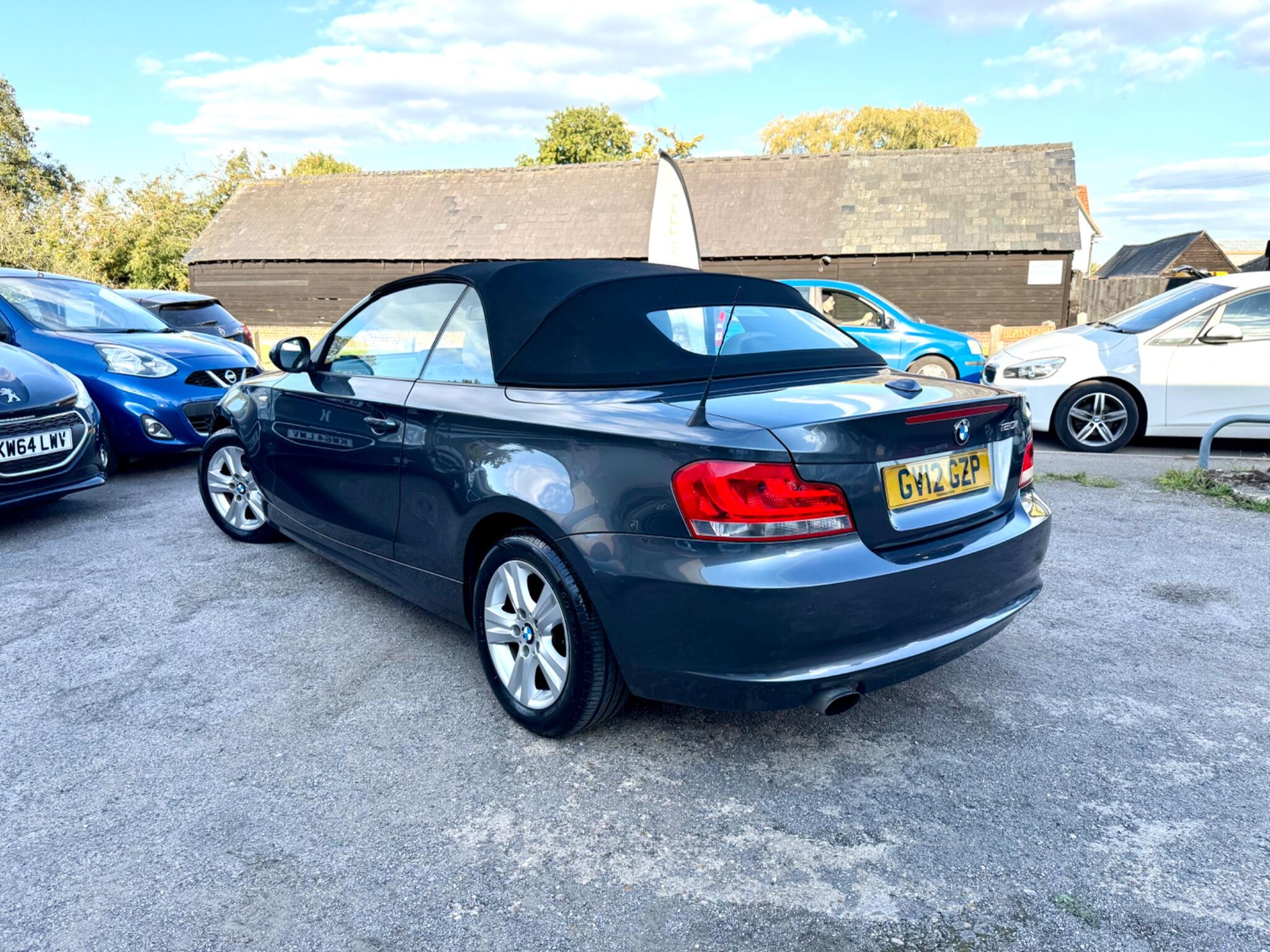 2012 BMW 1 Series image 20