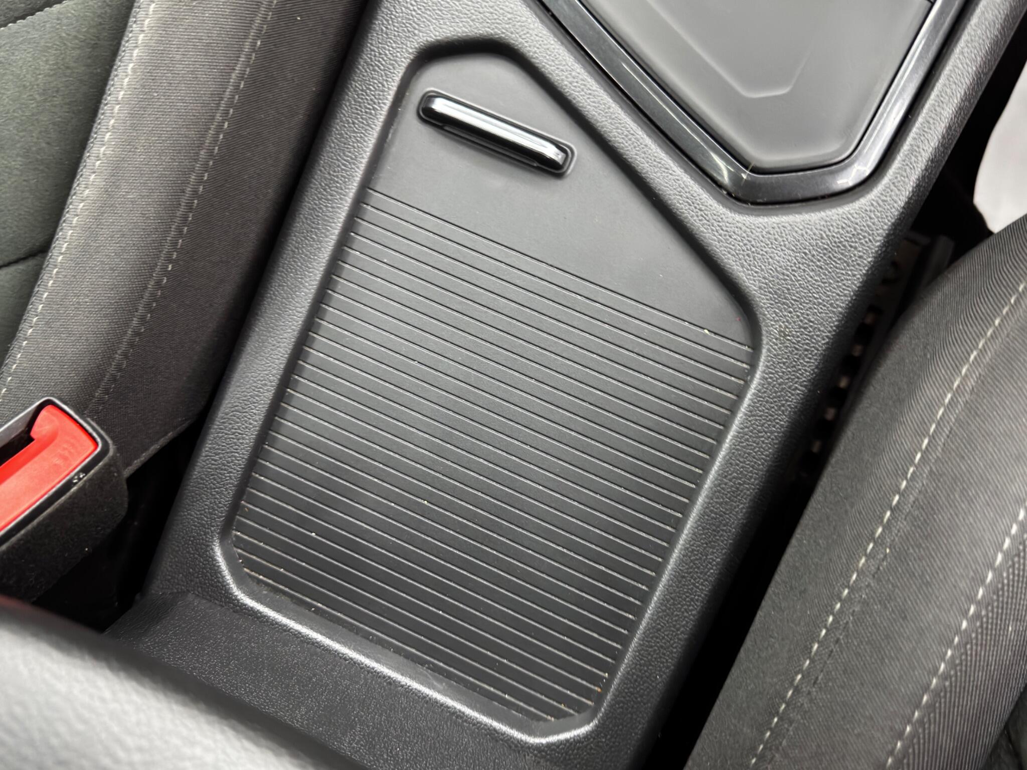 Volkswagen Tiguan view 24