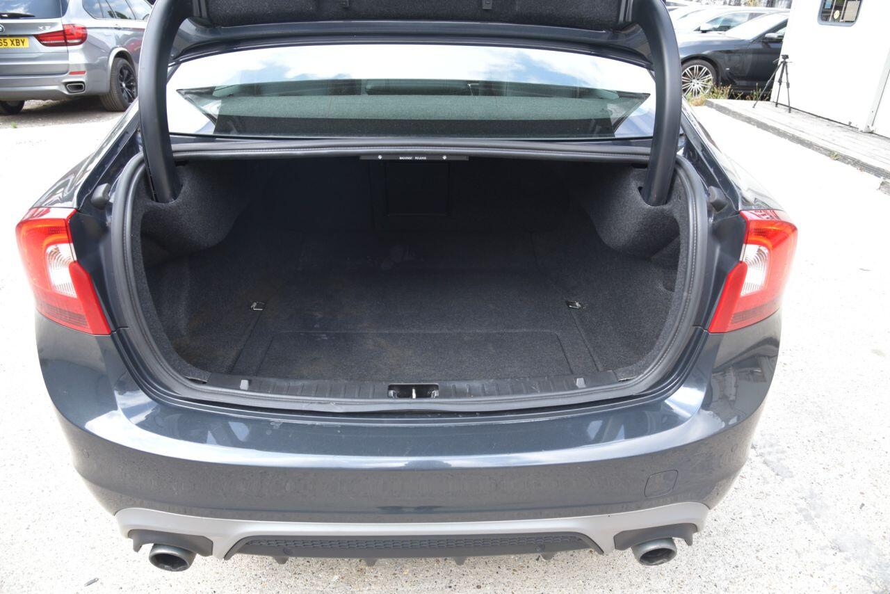 Volvo S60 view 49
