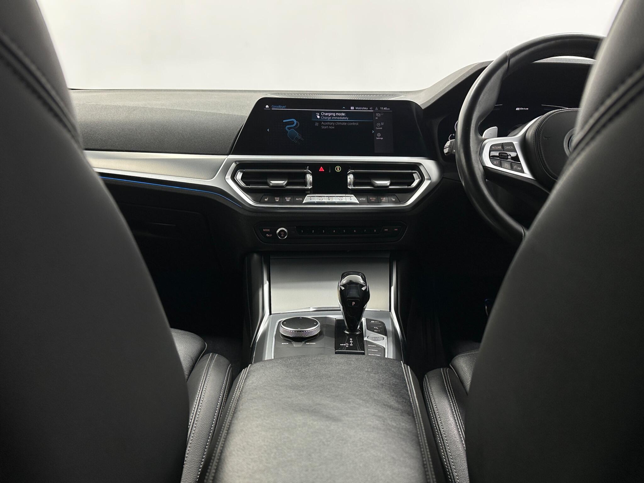BMW 3 Series view 19