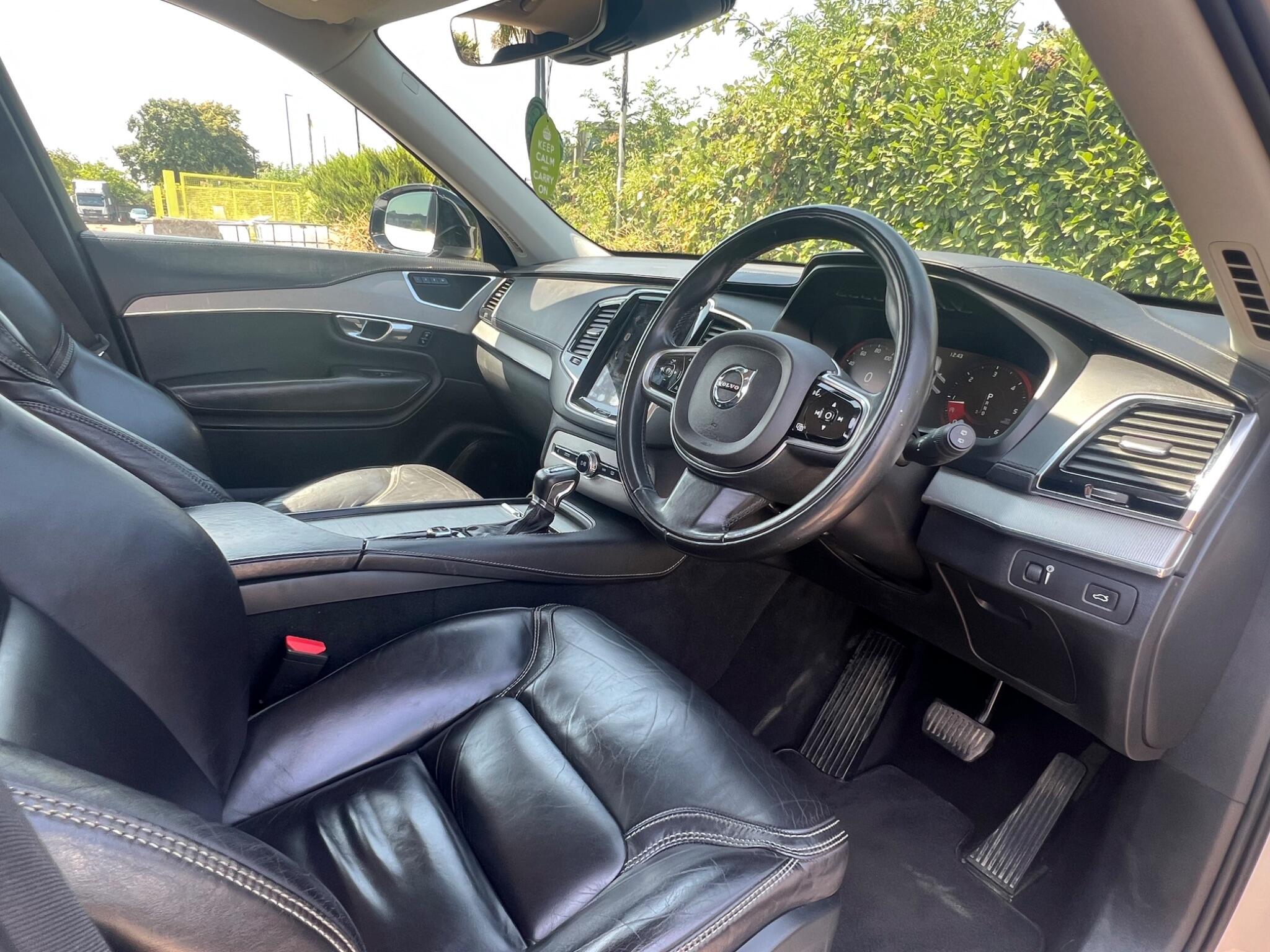 Volvo XC90 view 18