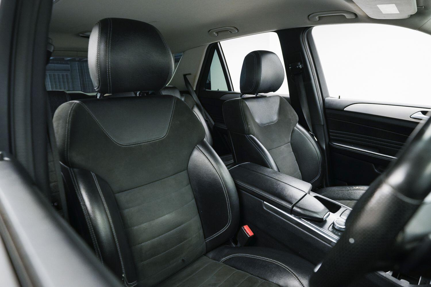 Mercedes-Benz M Class view 11