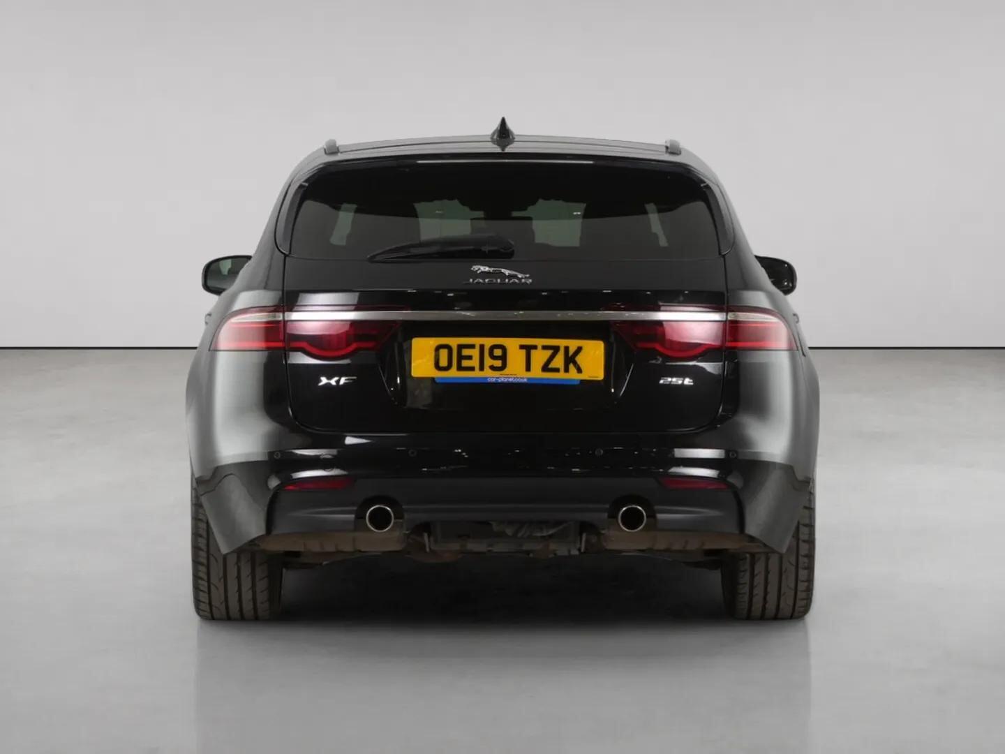 Jaguar XF view 7