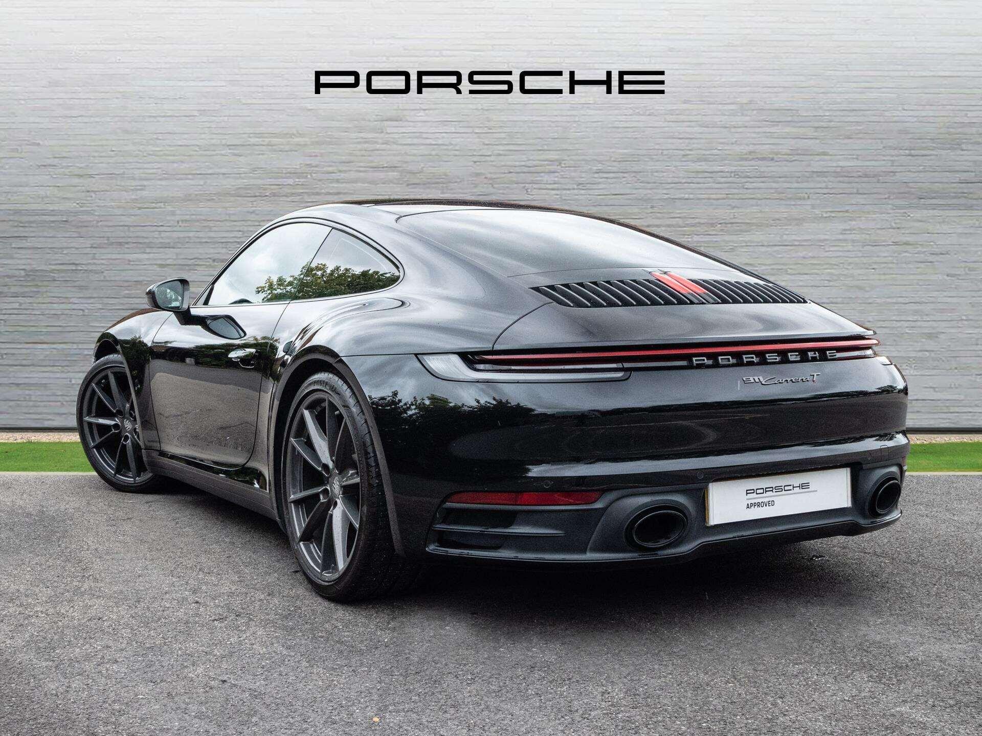 Porsche 911 view 4