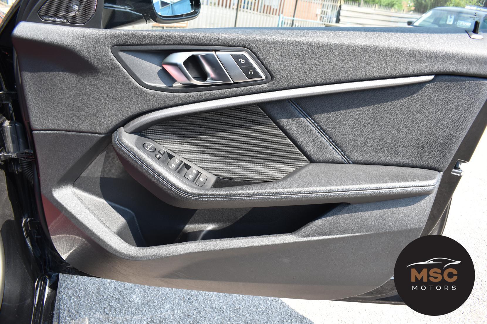 BMW 1 Series view 70