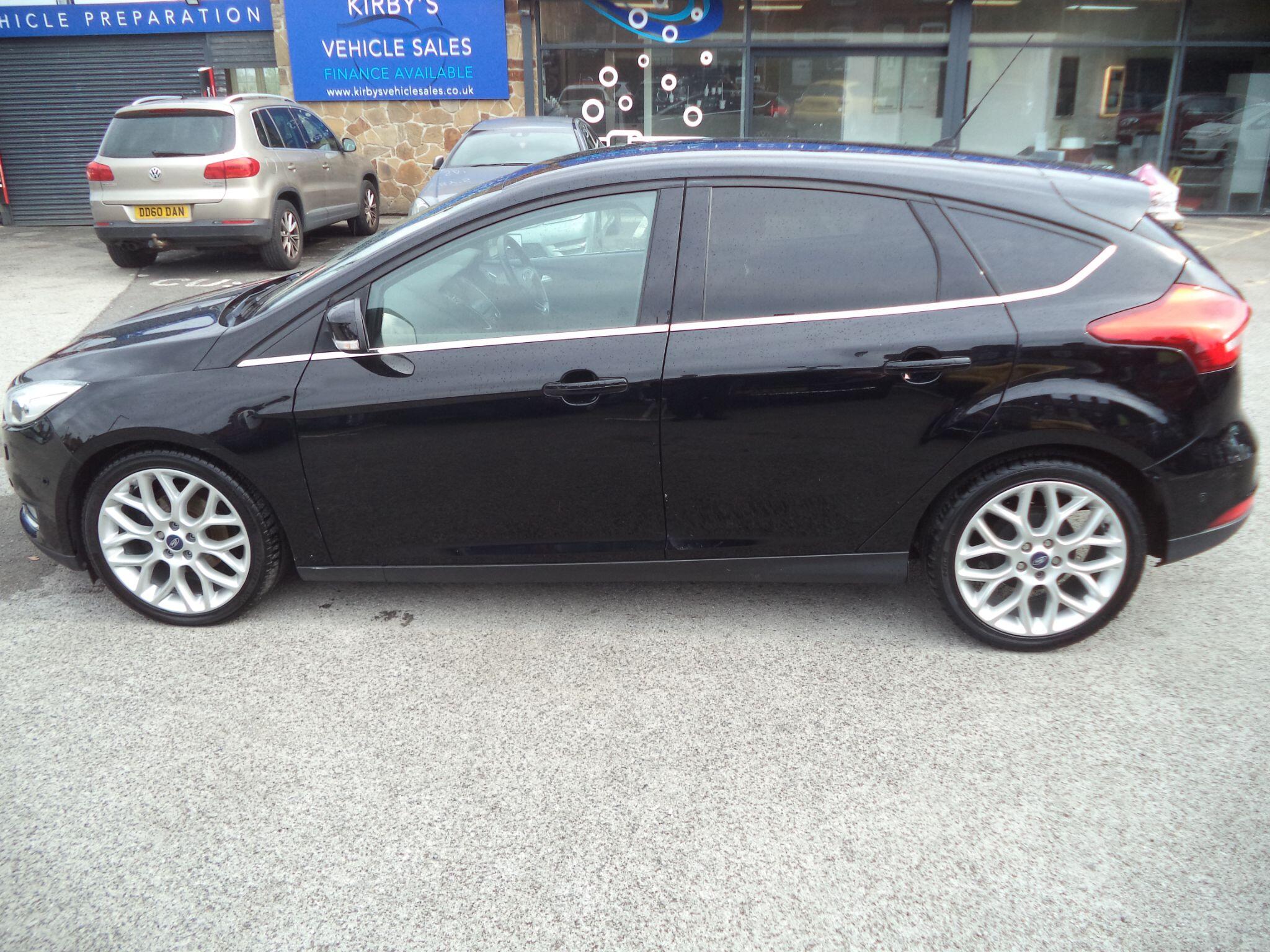 Ford Focus view 4