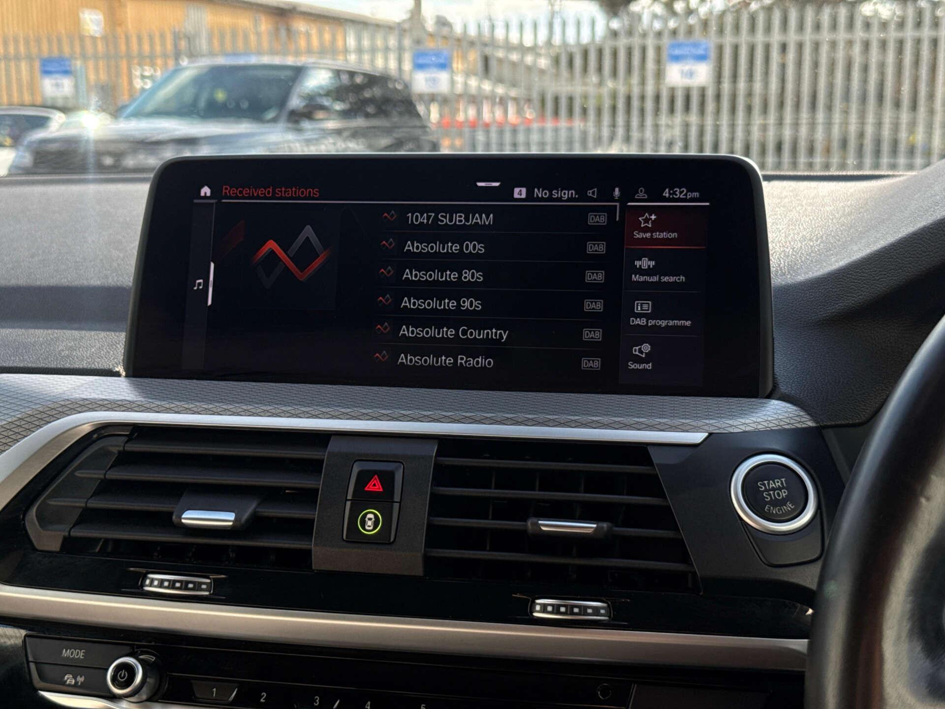 BMW X4 view 61