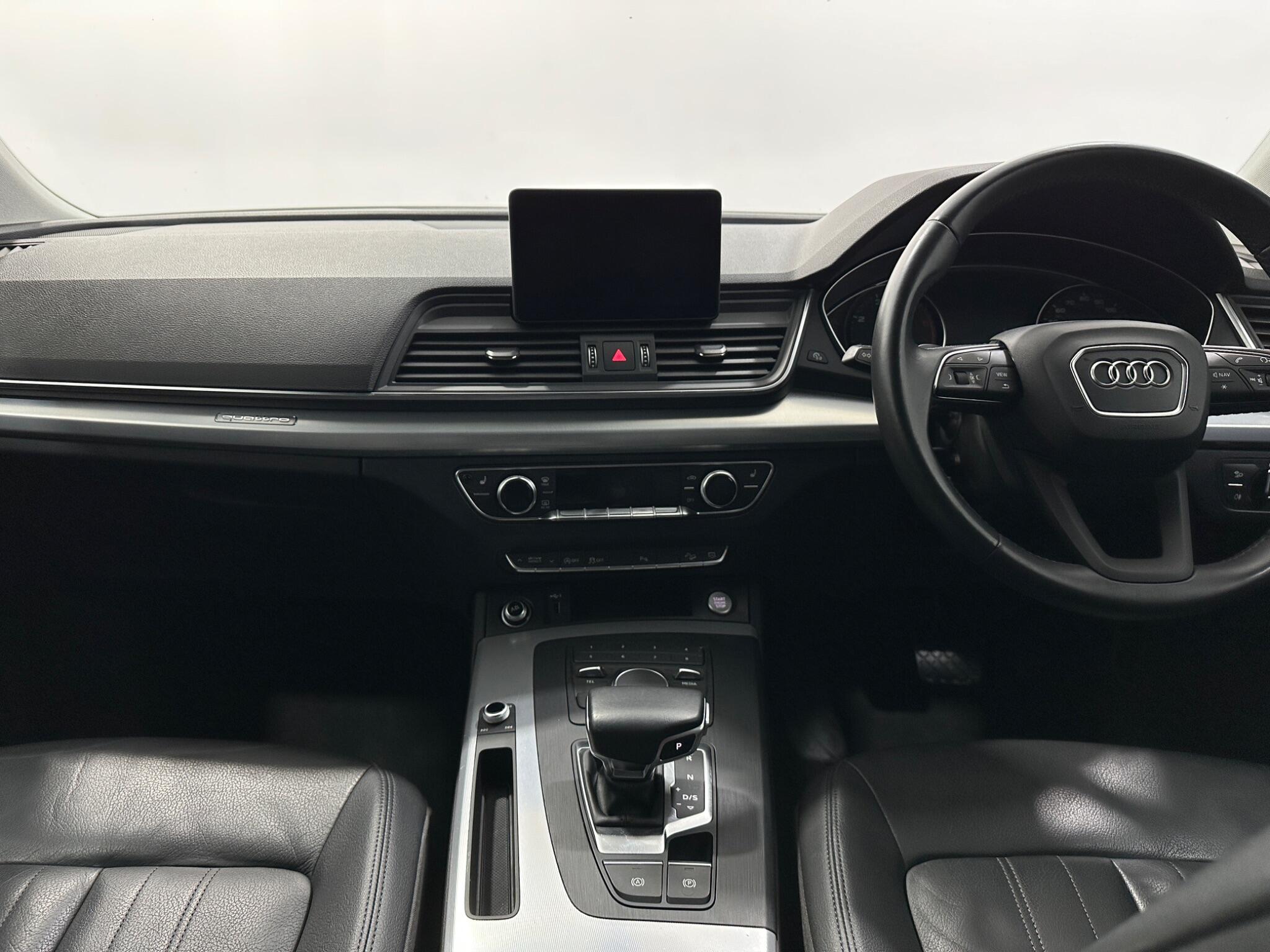 Audi Q5 view 20
