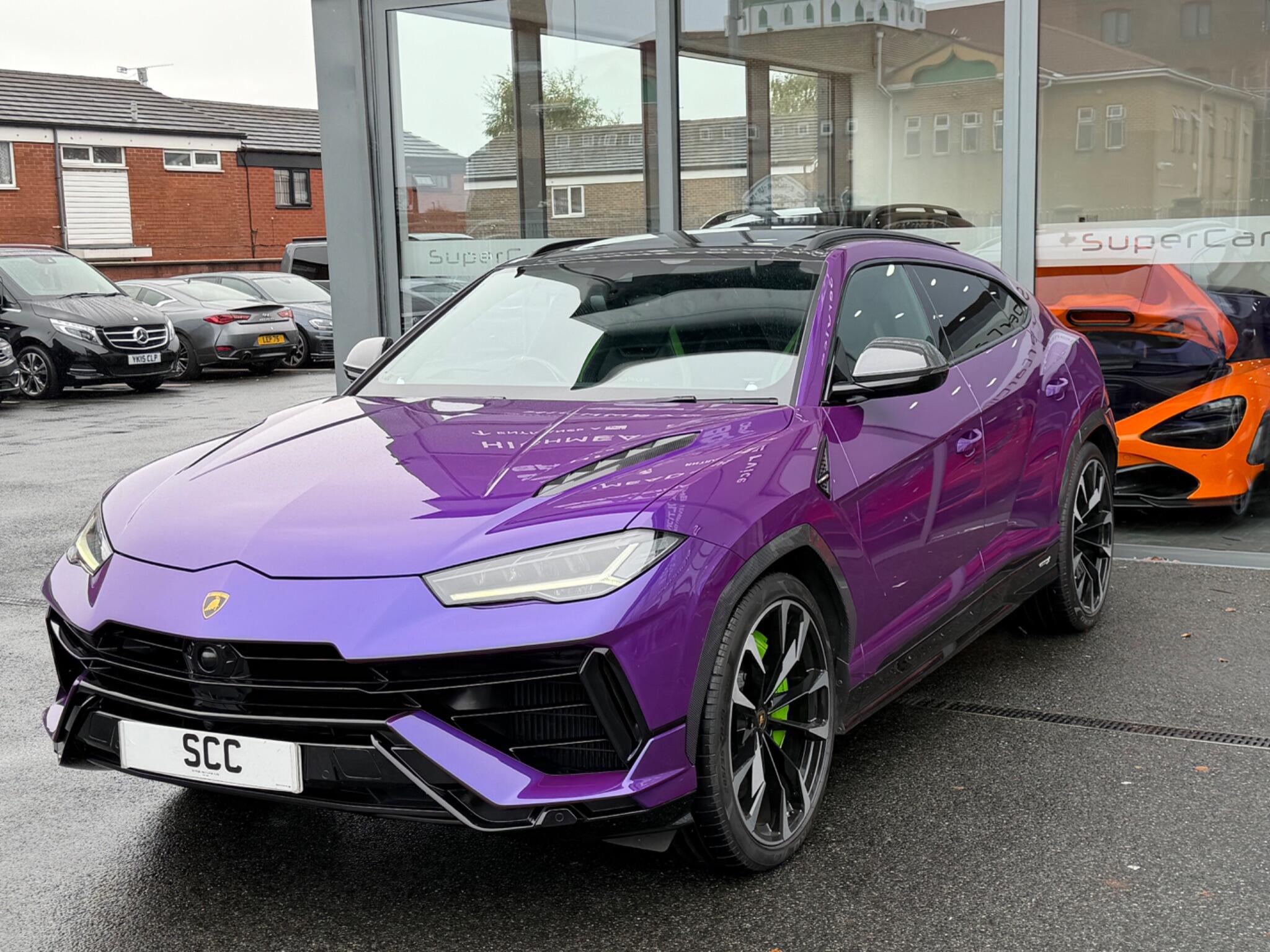 Lamborghini Urus view 8