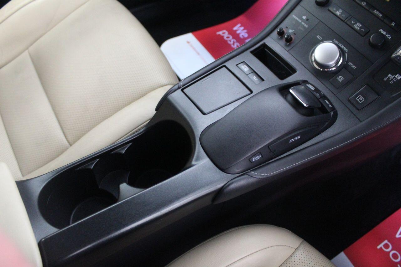 Lexus CT view 42