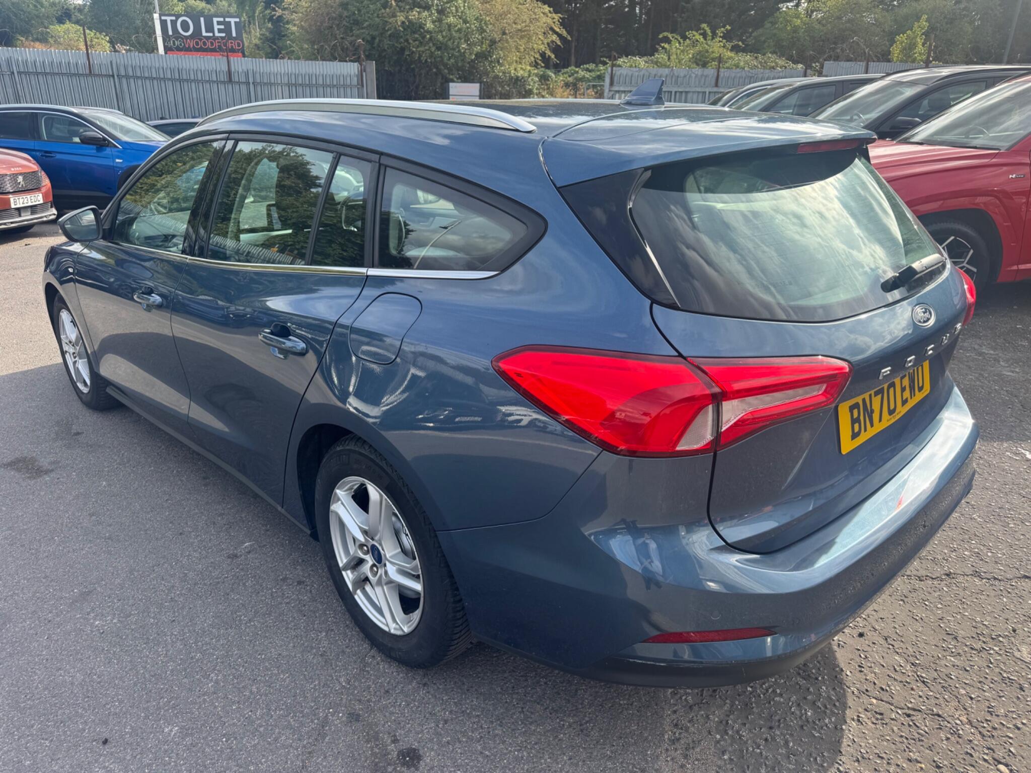 Ford Focus view 3