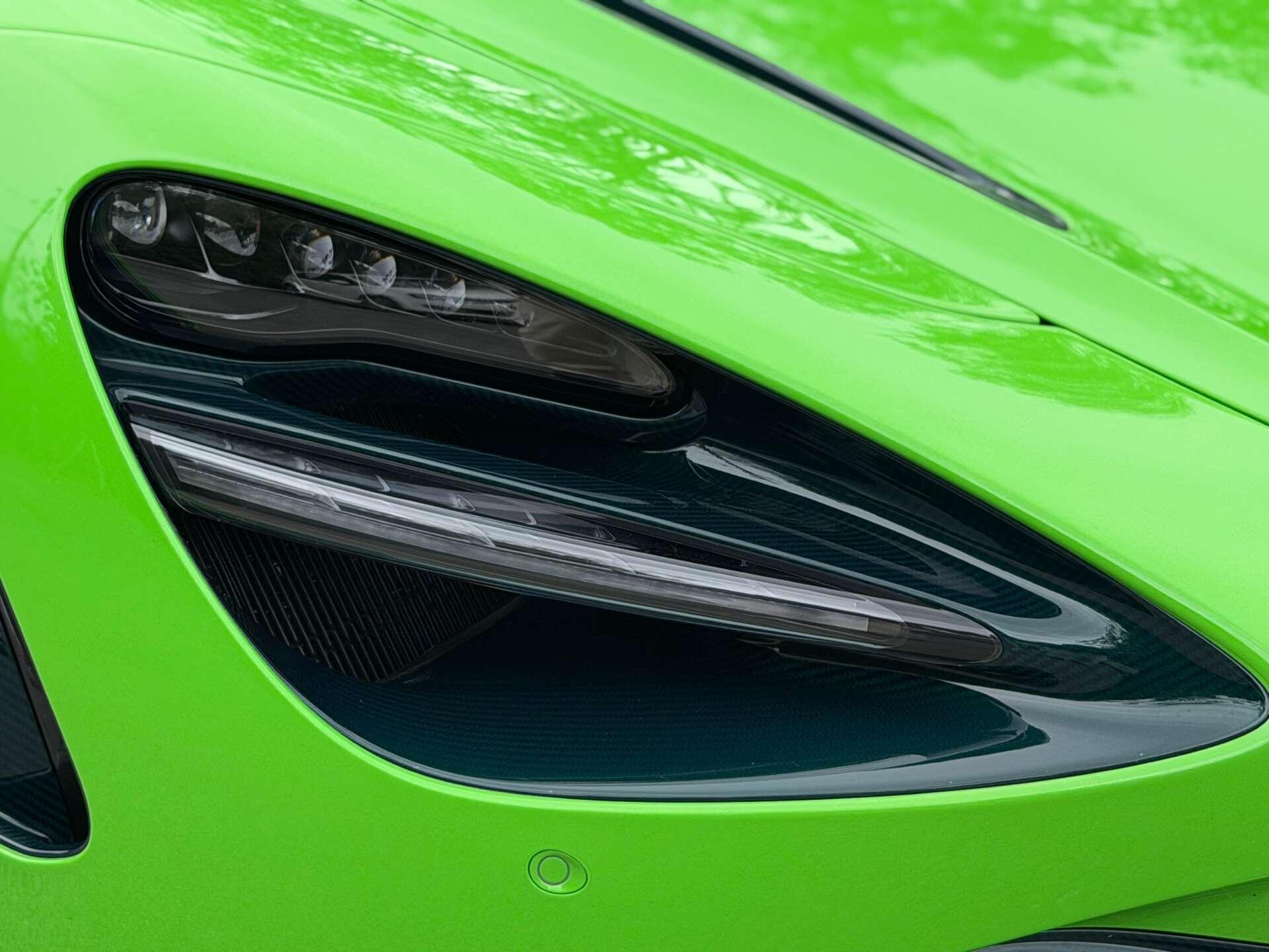 Mclaren 720s view 11
