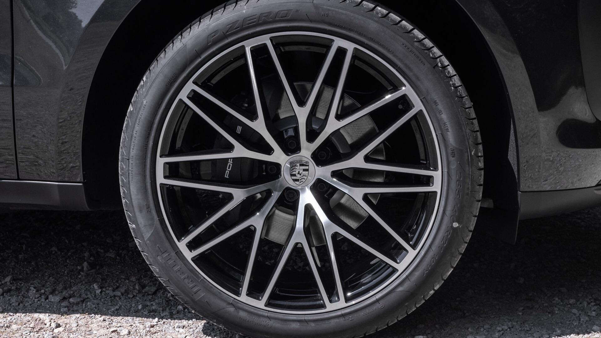Porsche Macan view 18
