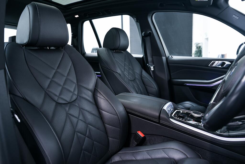 BMW X5 view 12