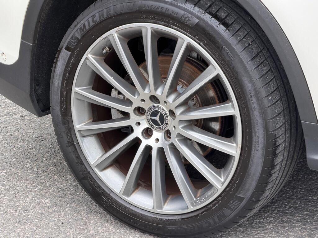 Mercedes-Benz GLC view 53