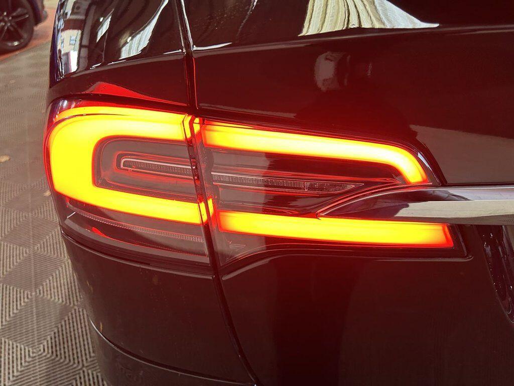 Tesla Model X view 21