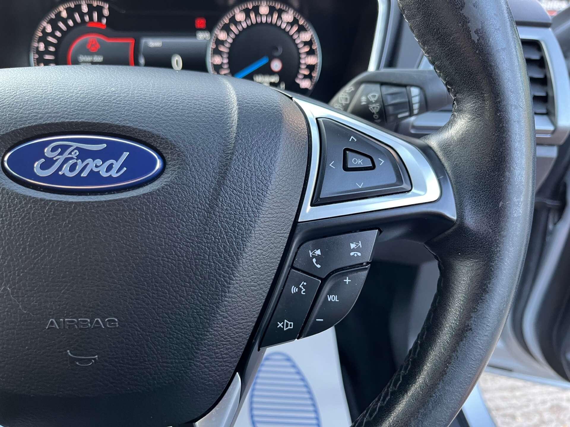 Ford Mondeo view 51
