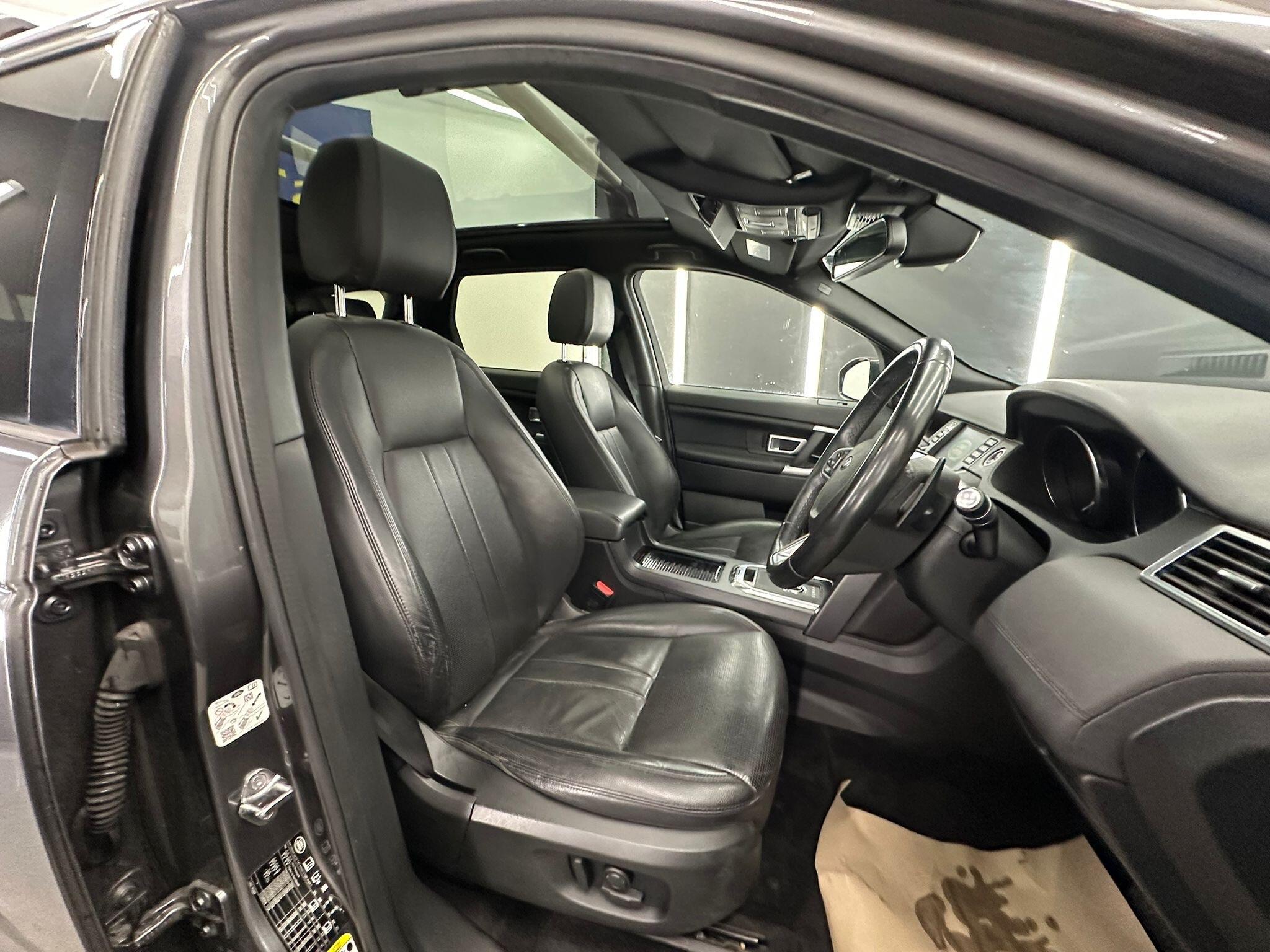 Land Rover Discovery Sport view 21