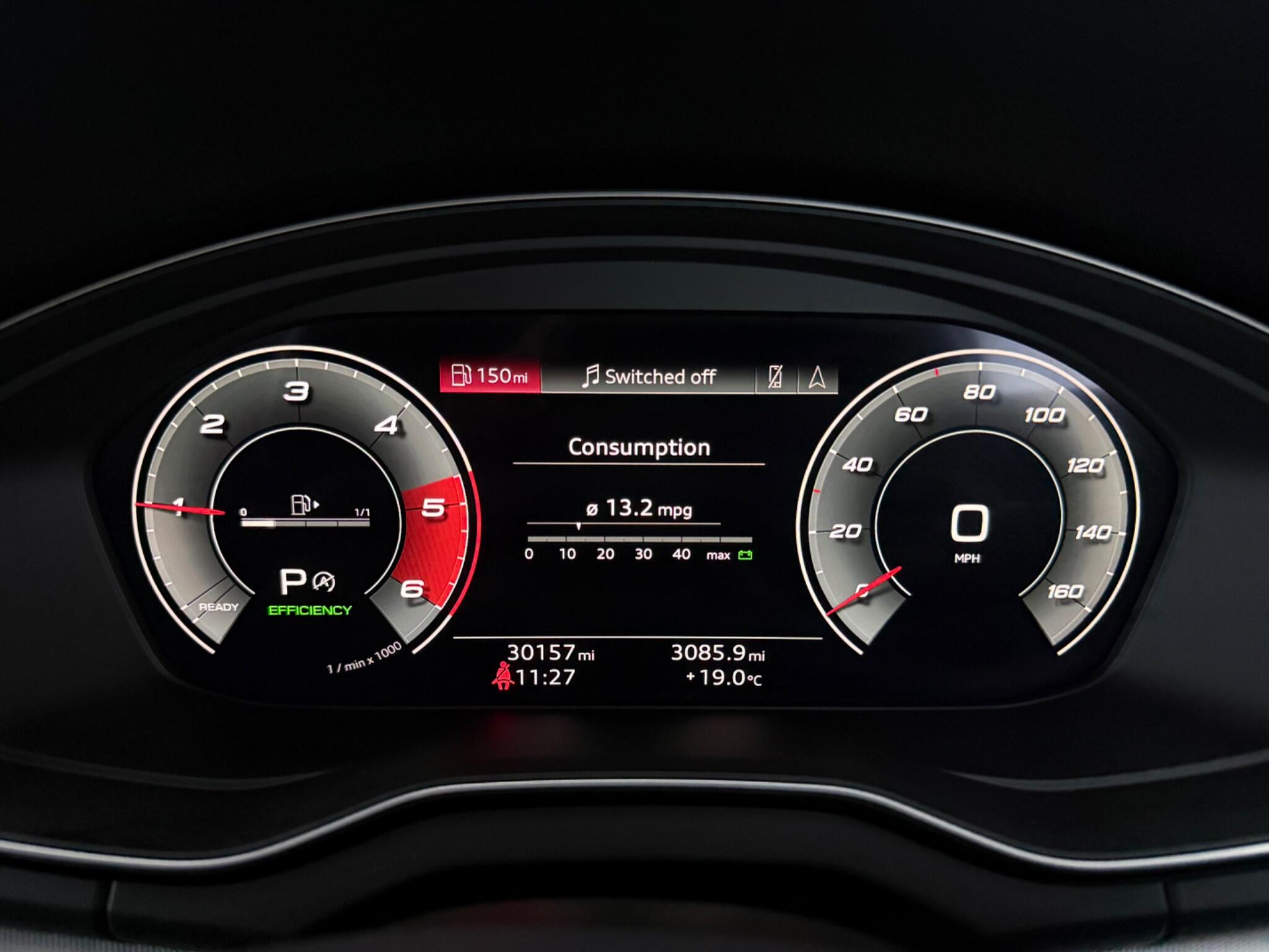 Audi Q5 view 16