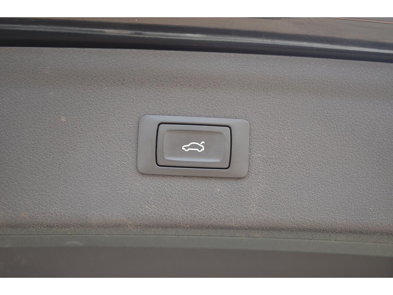 Audi Q3 view 39