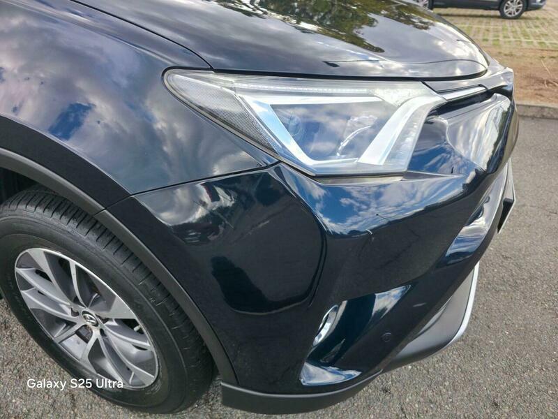 Toyota Rav4 view 8