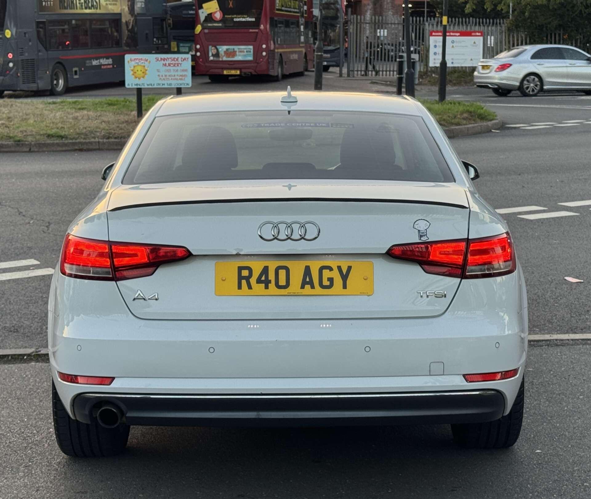 Audi A4 view 12
