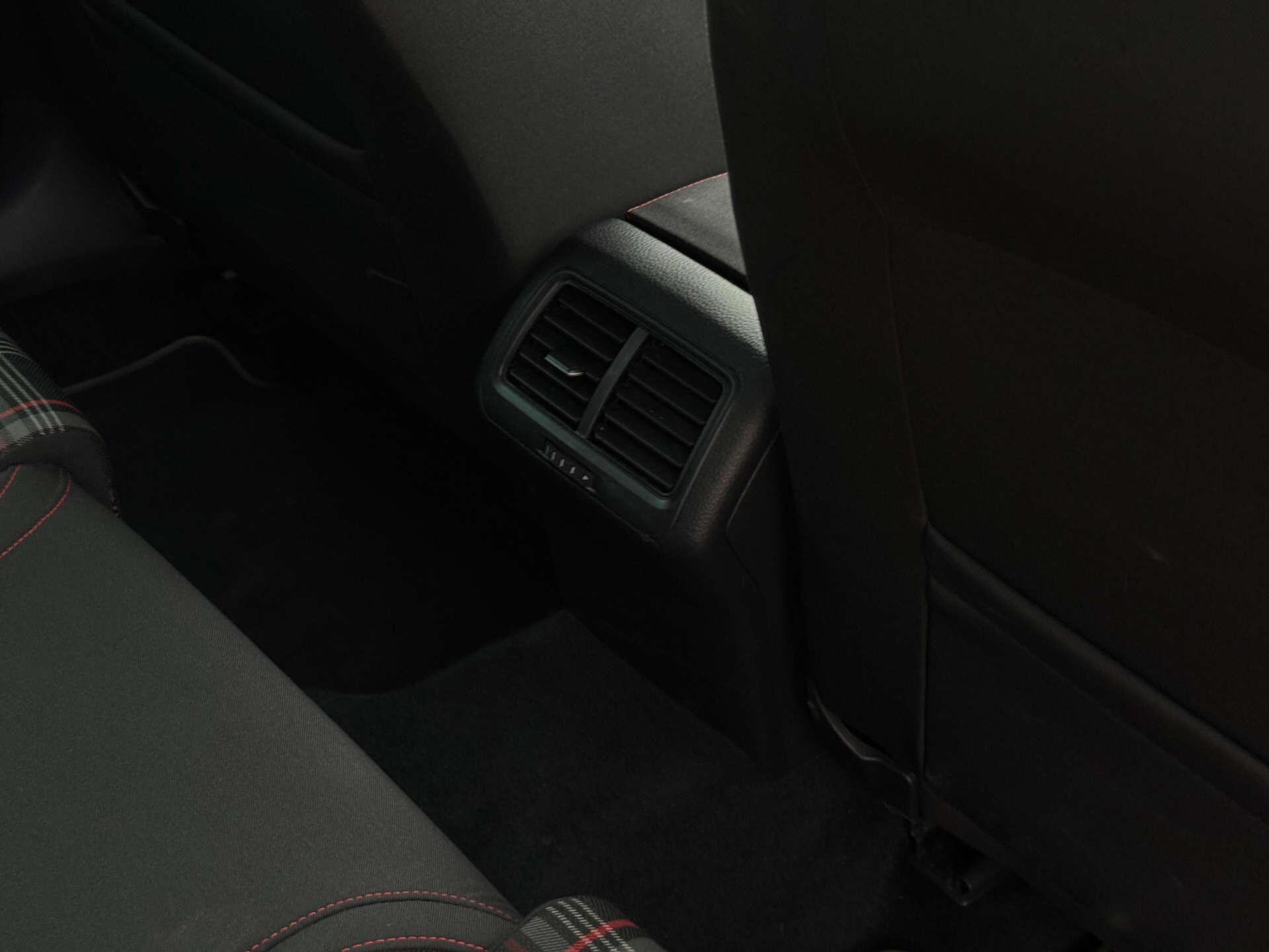 Volkswagen Golf view 36