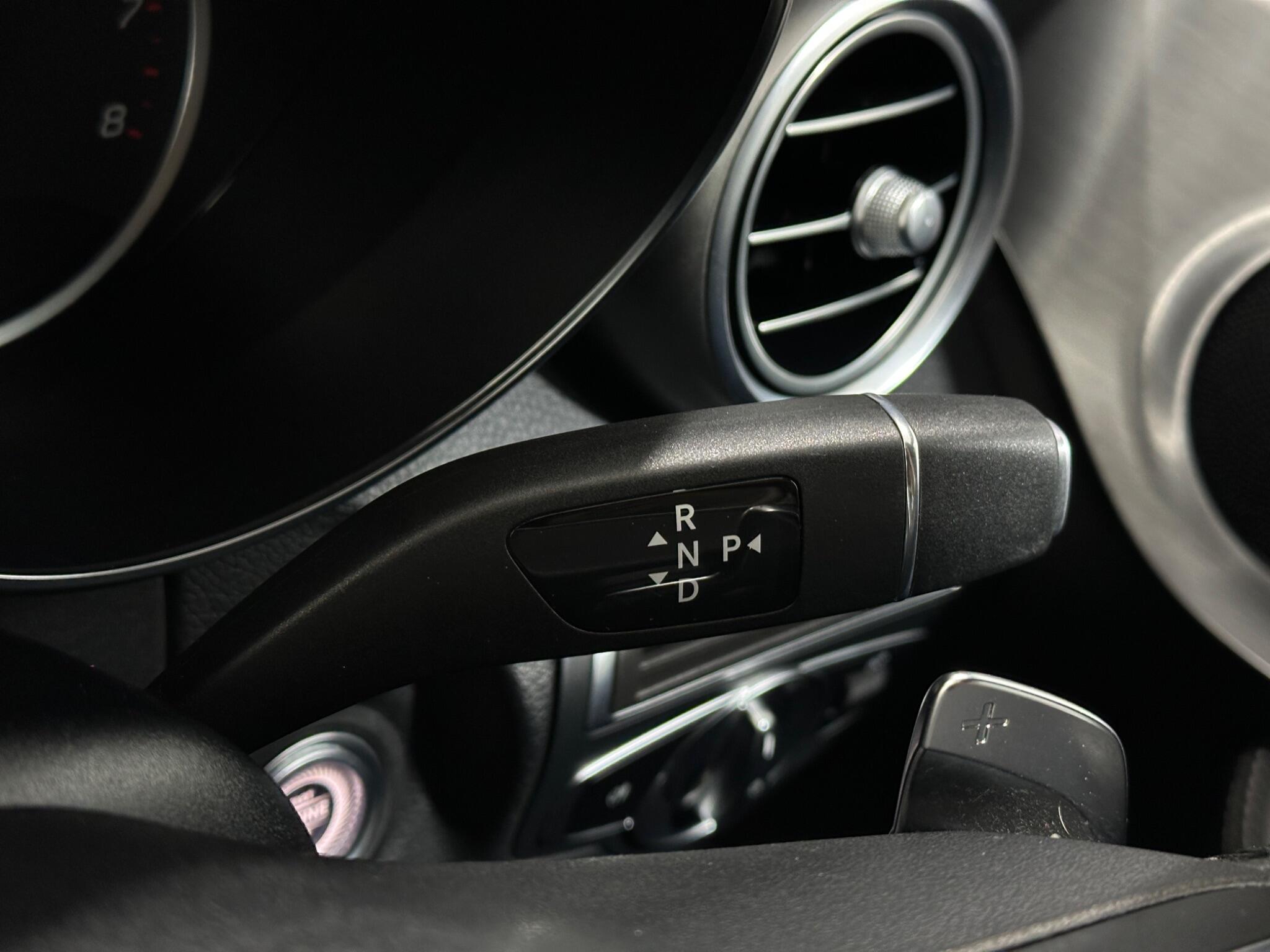 Mercedes-Benz C-Class view 17